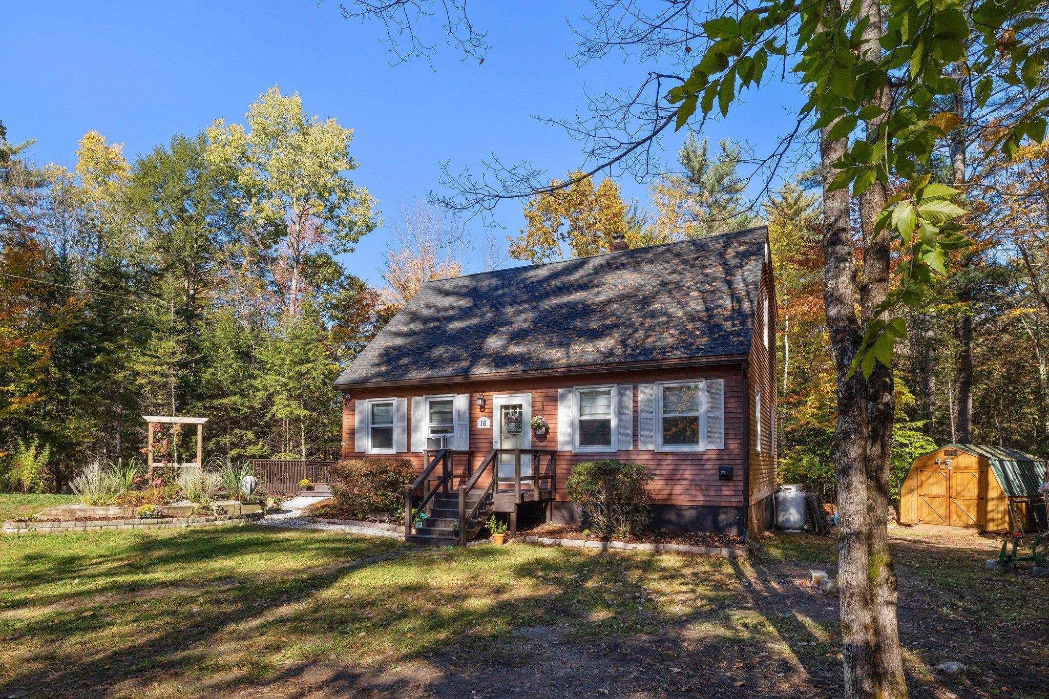 16 Wentworth Drive, Barnstead, NH 03225
