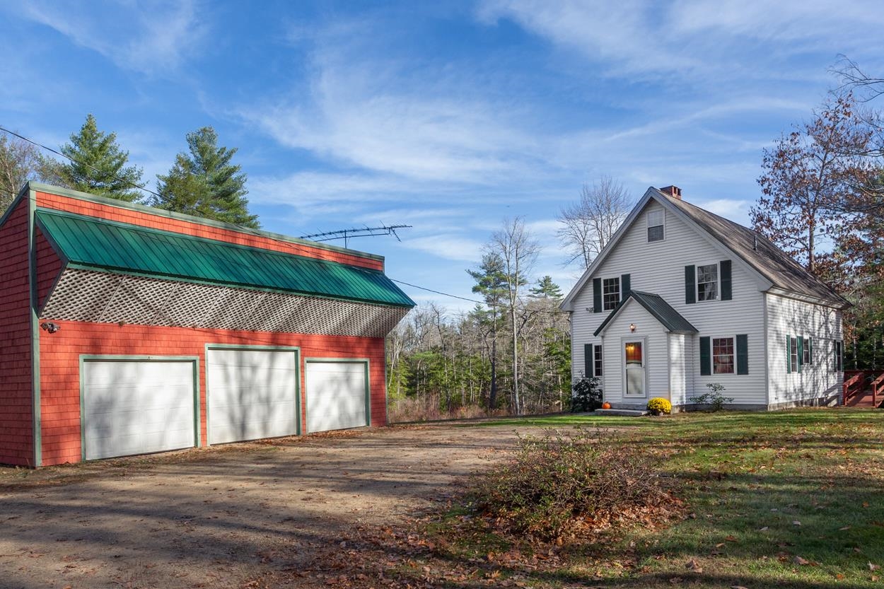 7612 Currier Road Loudon, NH Photo