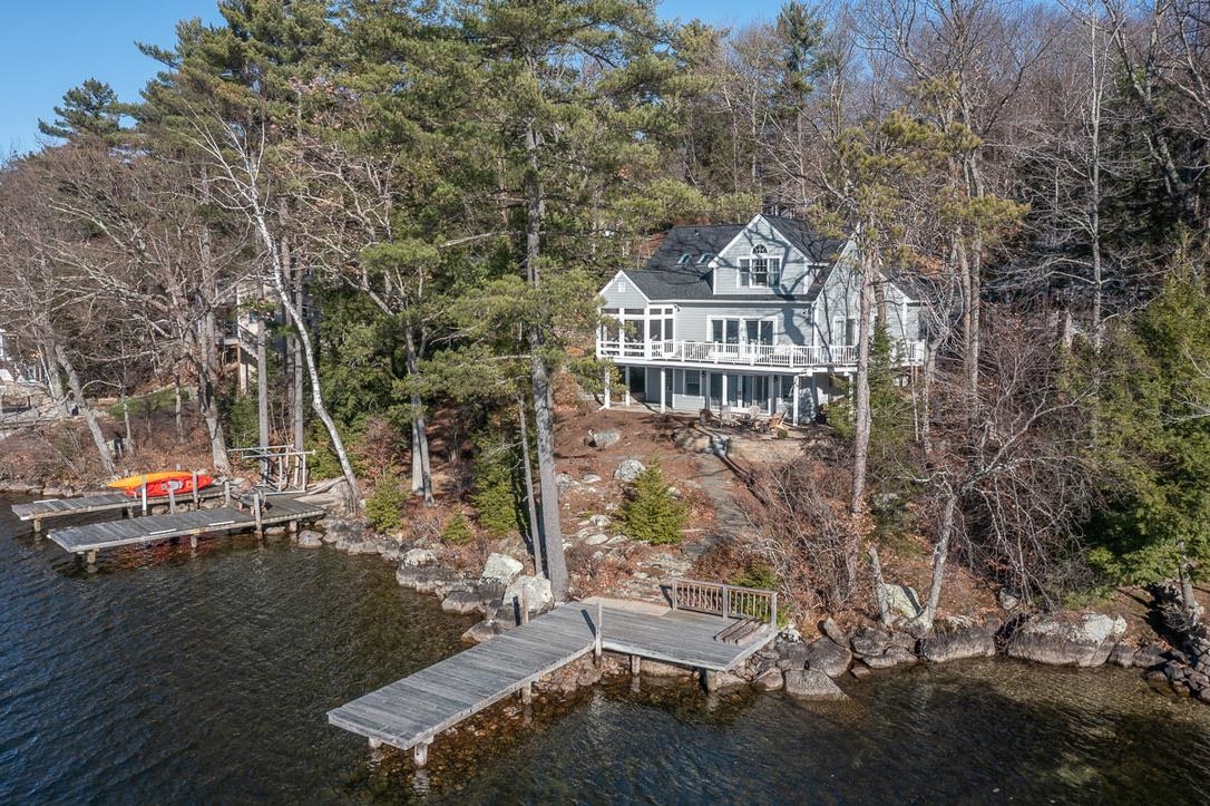 ALTON NH  NH waterfront Lake House for sale $$2,495,000 | $1,410 per sq.ft.