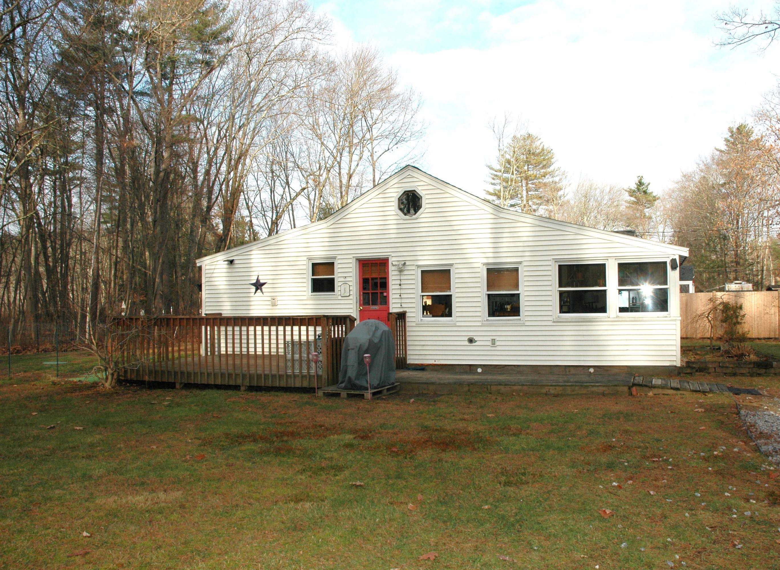 303 Collettes Grove Road Derry, NH Photo