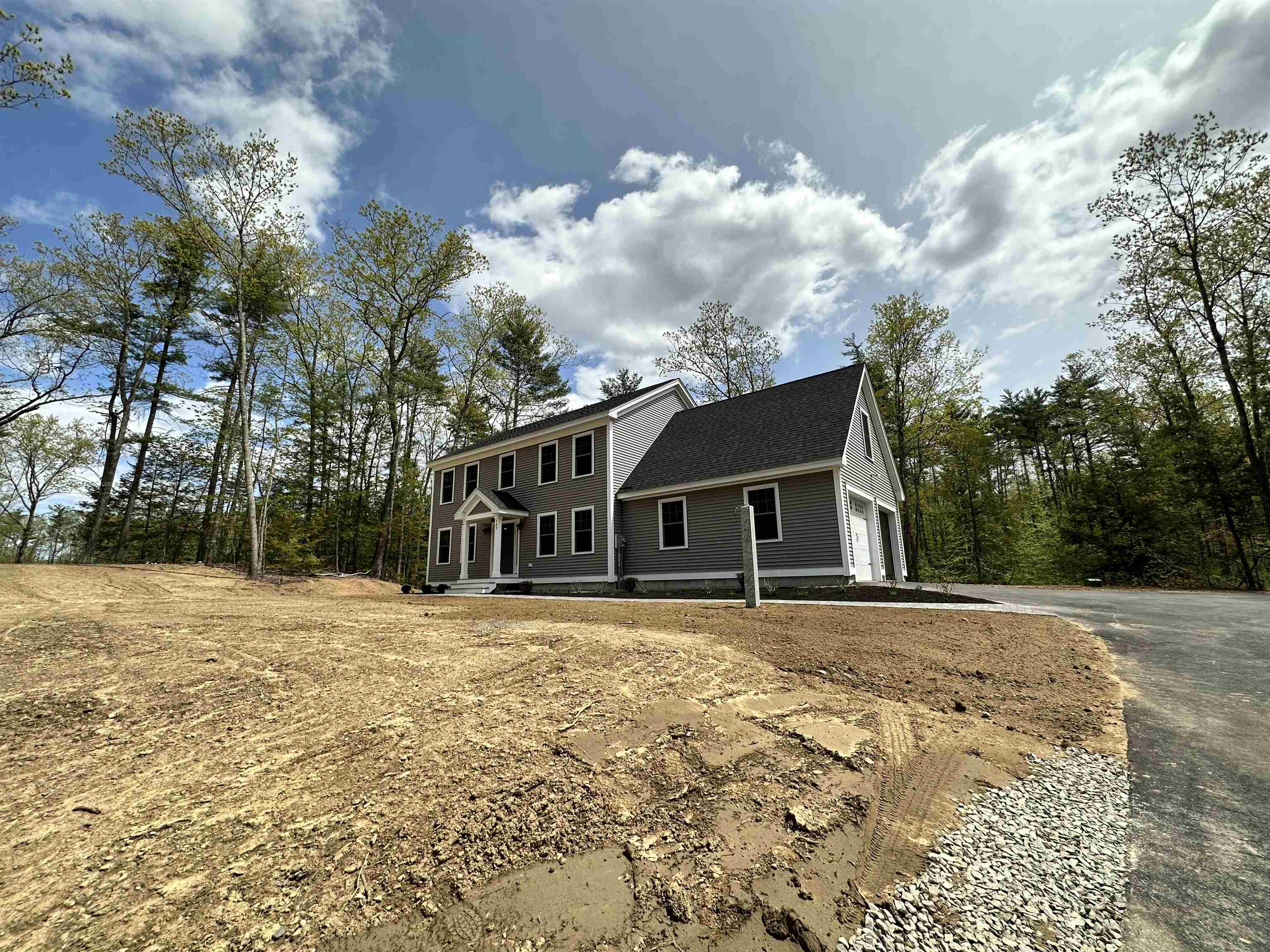 Photo of 133 North River Road Epping NH 03042