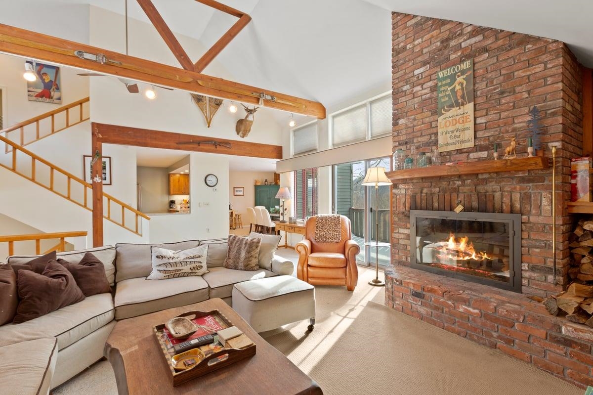 8 Rock Ridge Road #E8, Winhall, VT | MLS# 4942316 - Classic Homes Realty