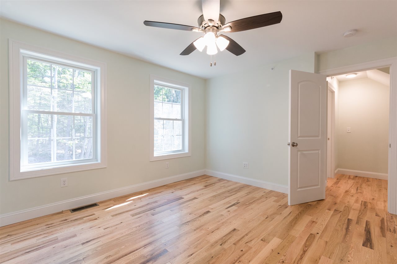 Reasonable facsimile 2nd bedroom showing optional hardwood floor