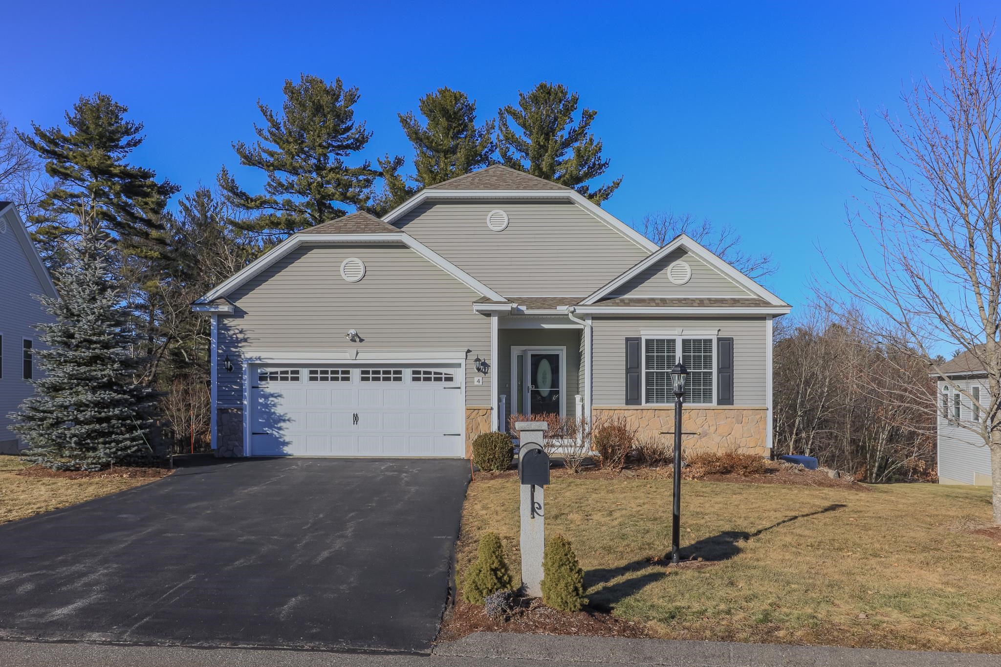 4 Black Forest Circle 17, Londonderry, NH 03053