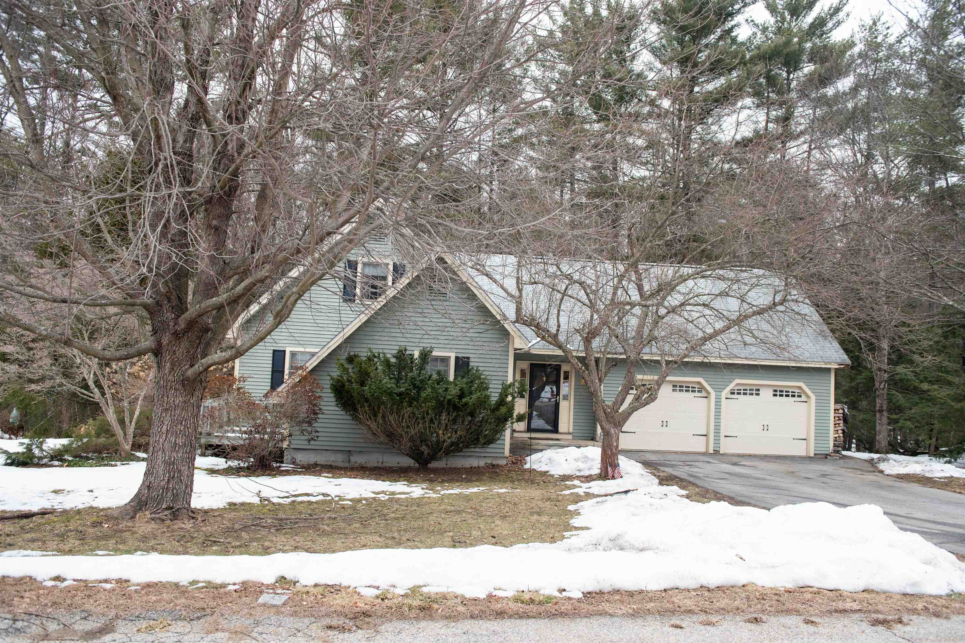 11 North Curtisville Road, Concord, NH 03301