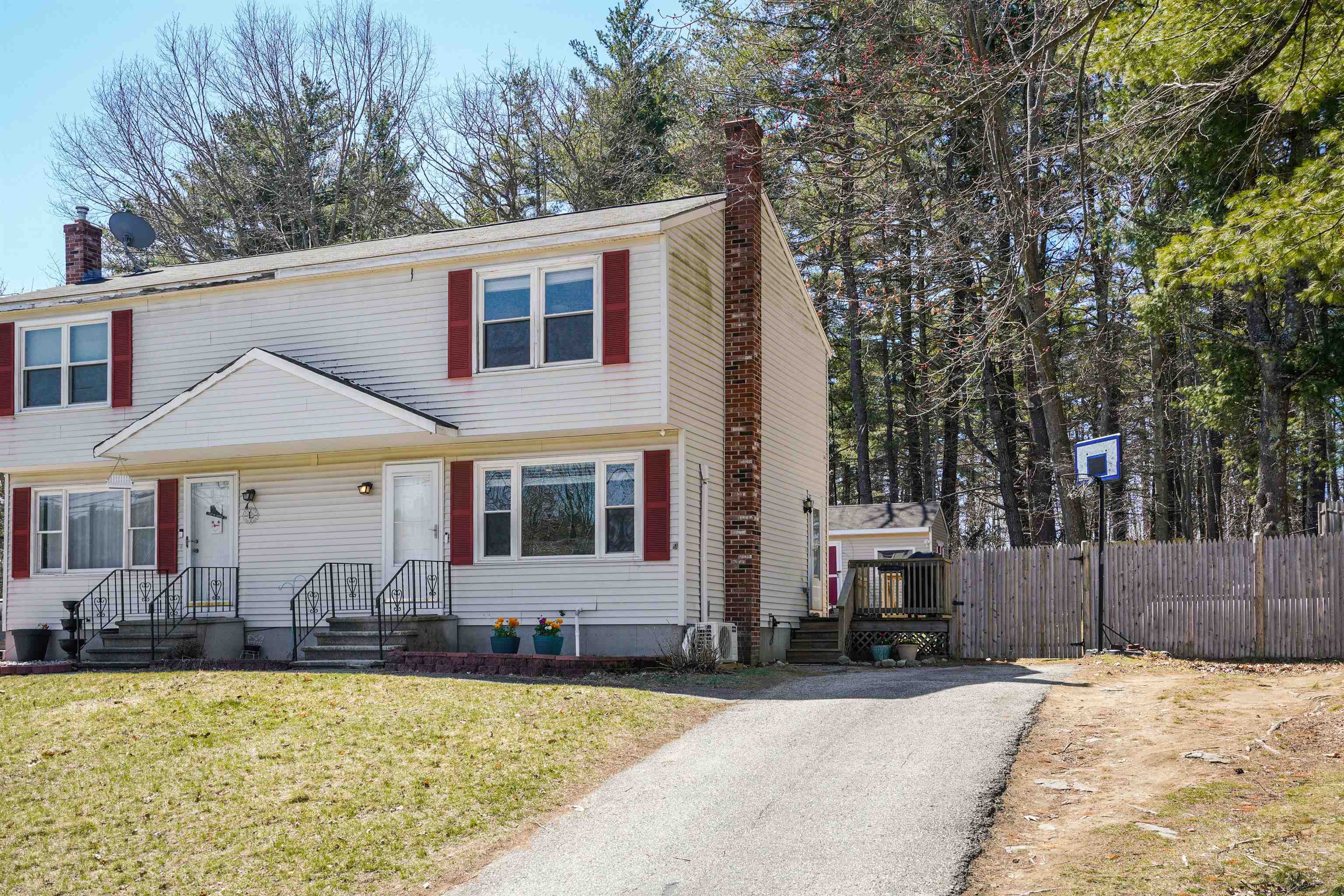 4R Sunnyside Lane, Derry, NH 03038