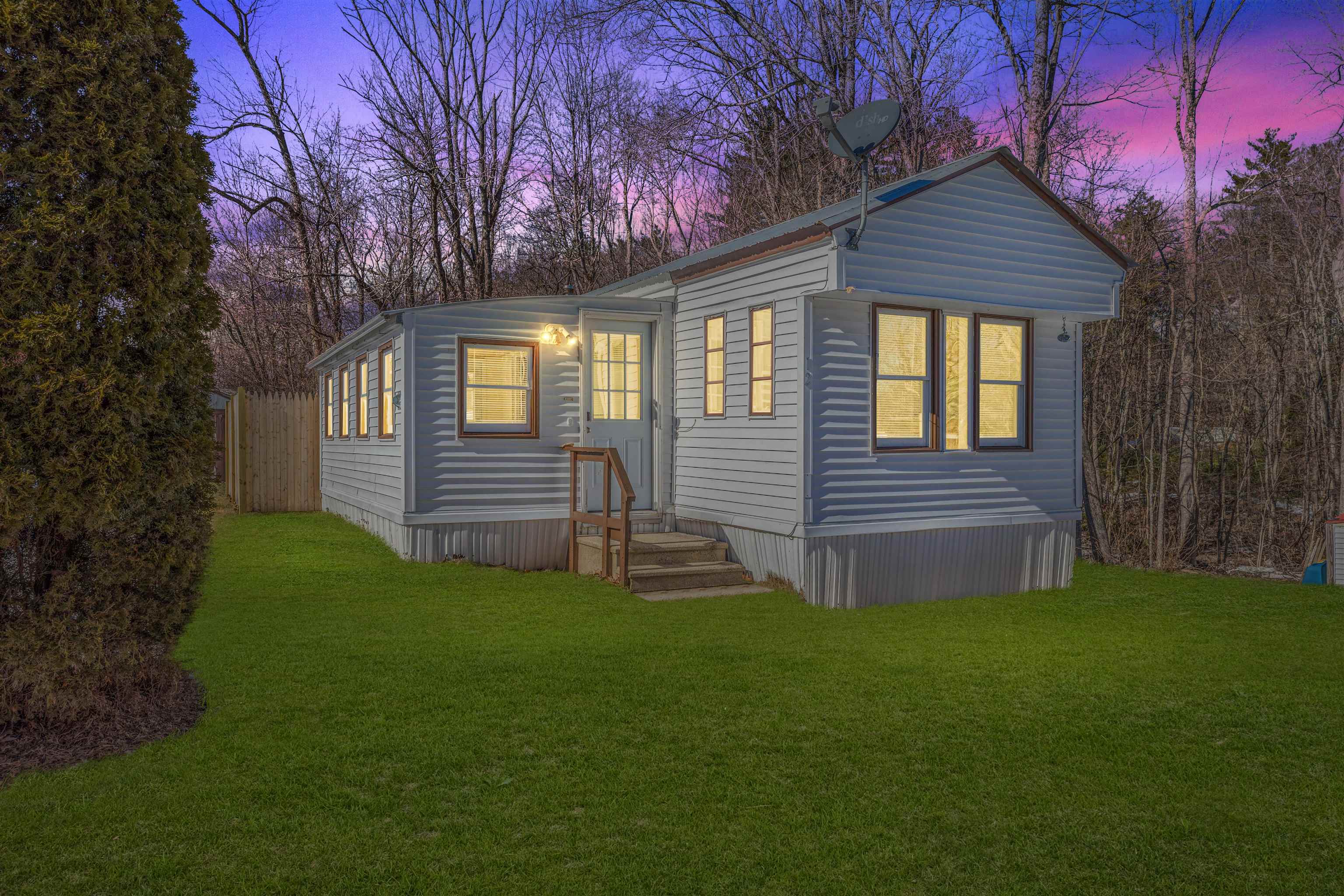 Photo of 12 Parker Avenue Raymond NH 03077