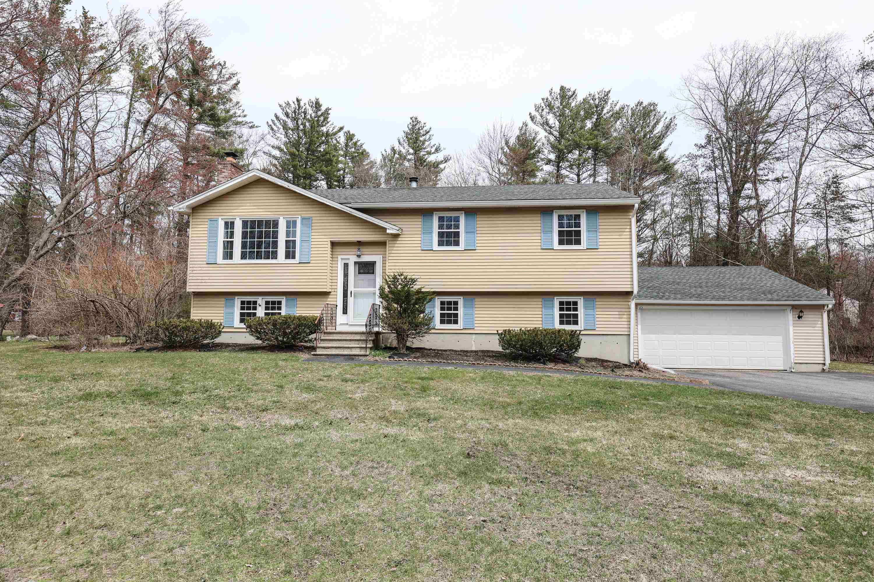 26 Hardy Road Londonderry, NH Photo
