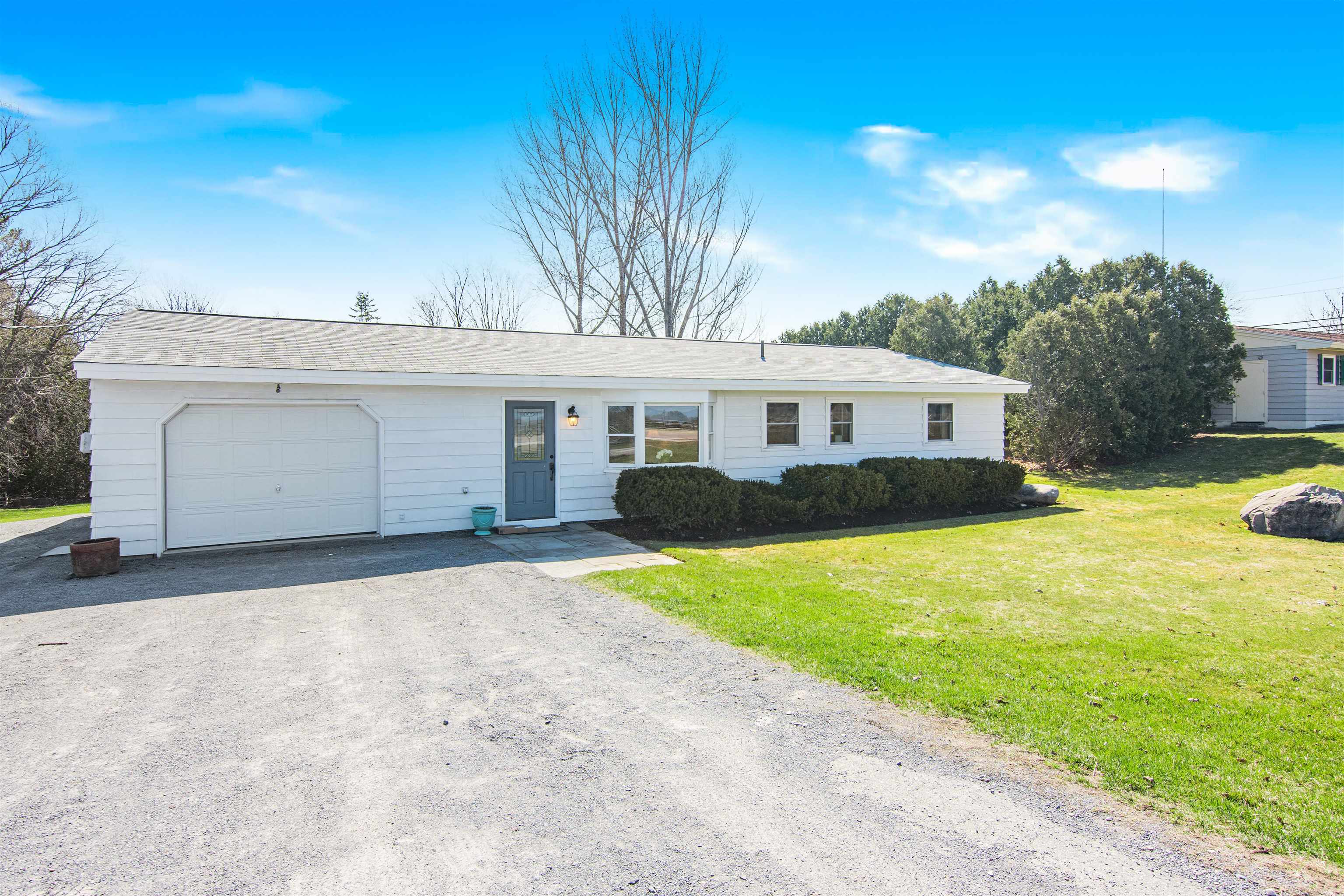 6035 Shelburne Road, Shelburne VT 05482 MLS 4948577 439,000