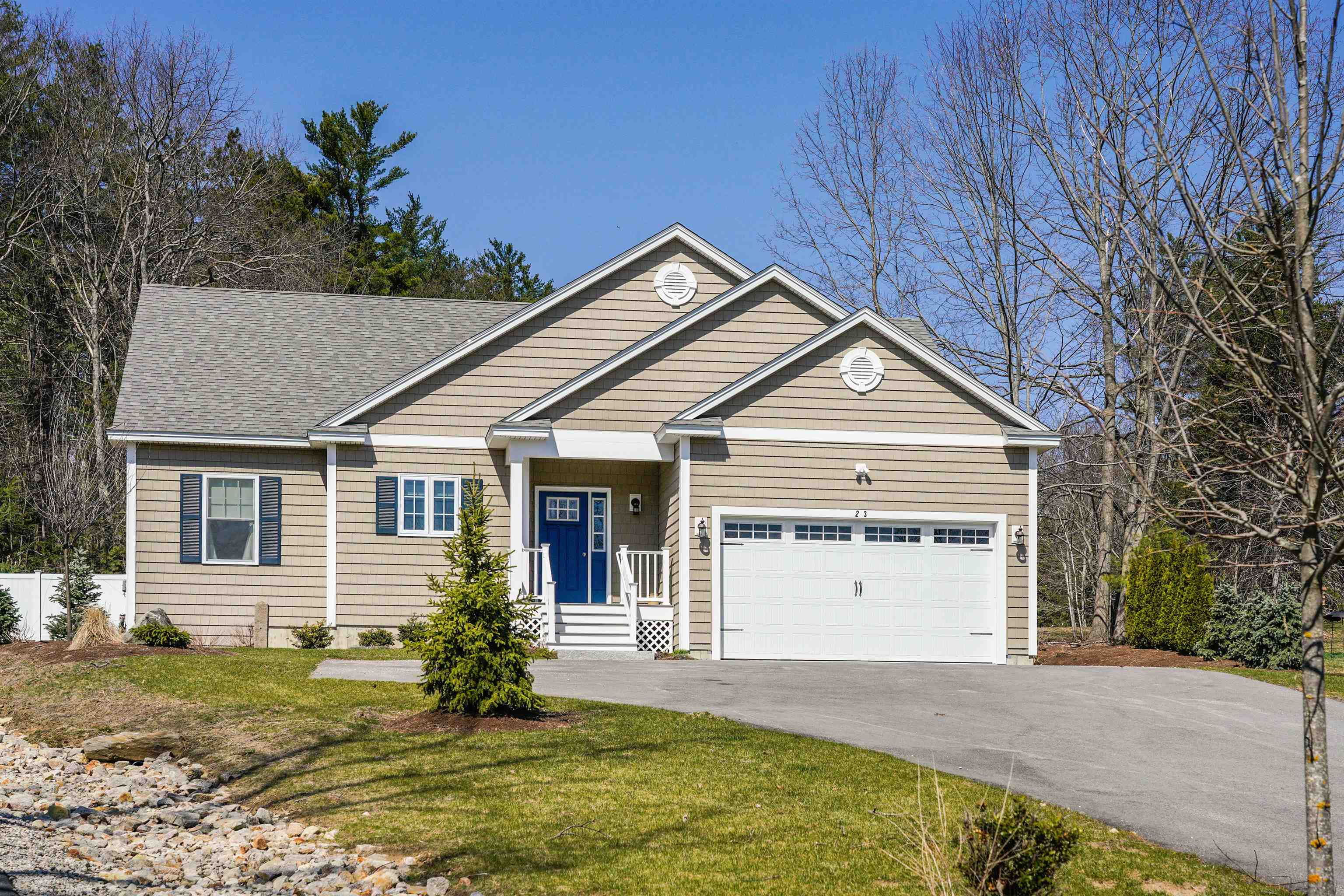 23 Lundy Point Drive Dover, NH Photo