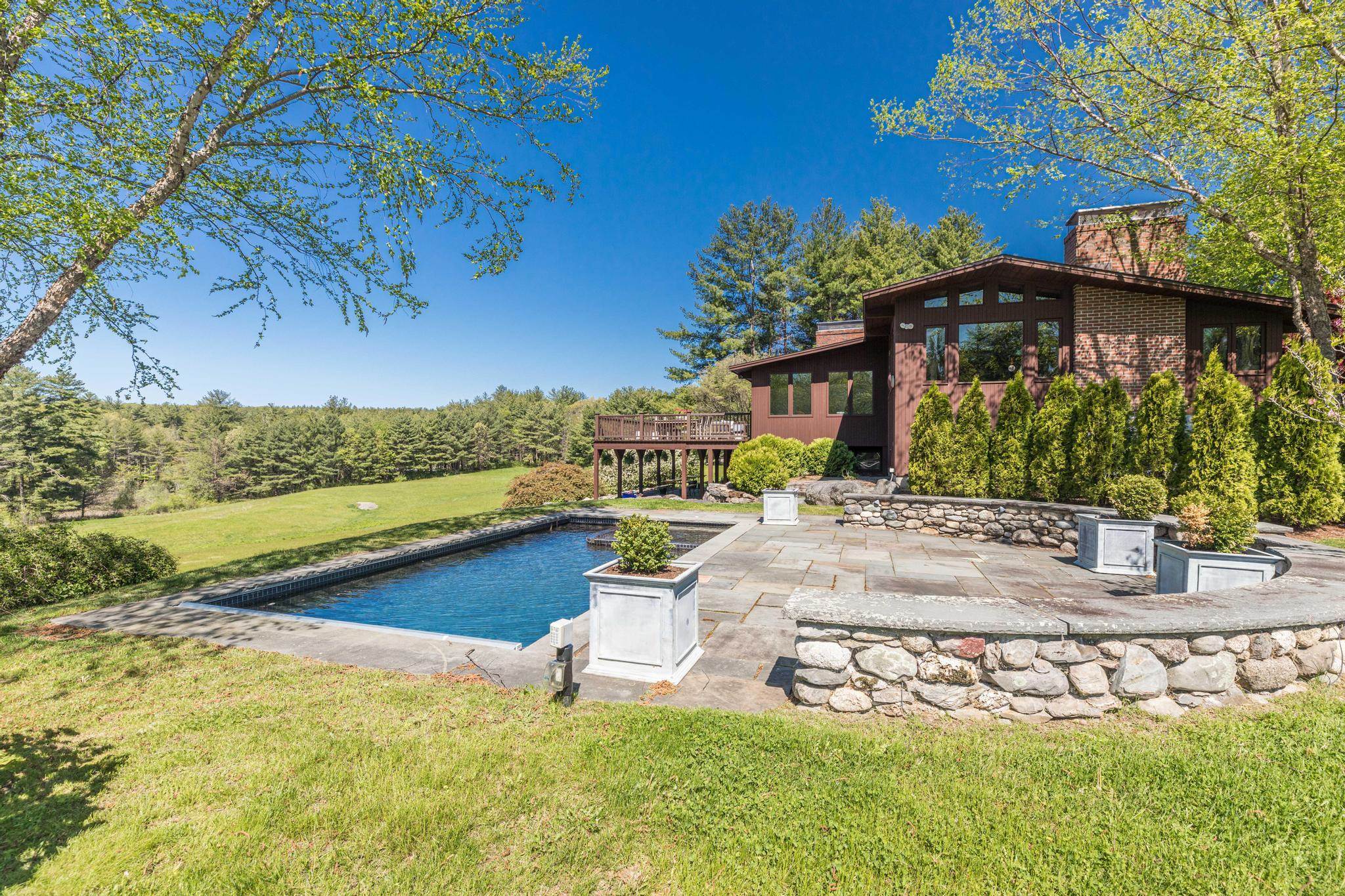 For Sale 37 Newfields Road, Exeter, NH 03833 4 Beds / 3 Full Baths