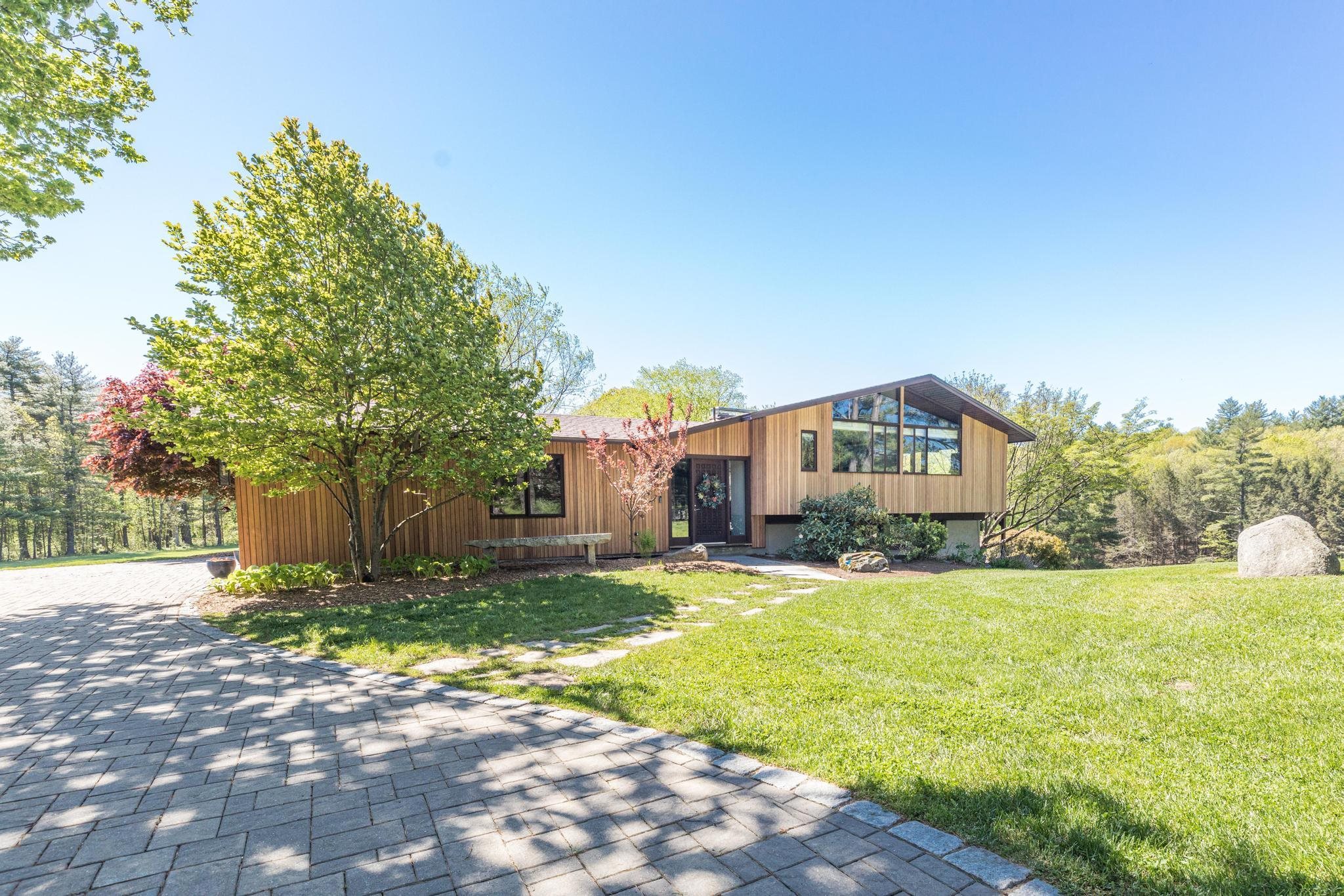 For Sale 37 Newfields Road, Exeter, NH 03833 4 Beds / 3 Full Baths