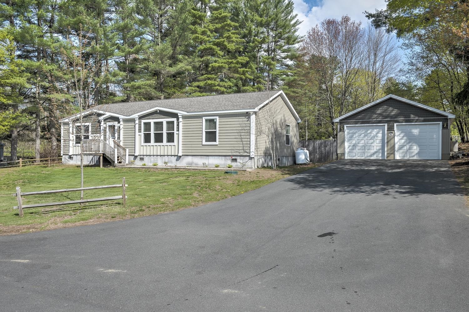 79 Meetinghouse Road Hinsdale, NH Photo