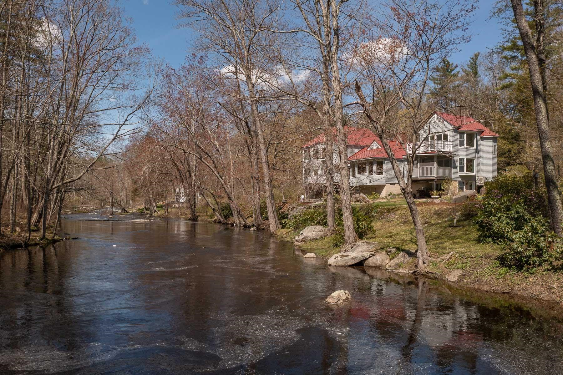 Photo of 34 Pickpocket Road Exeter NH 03833