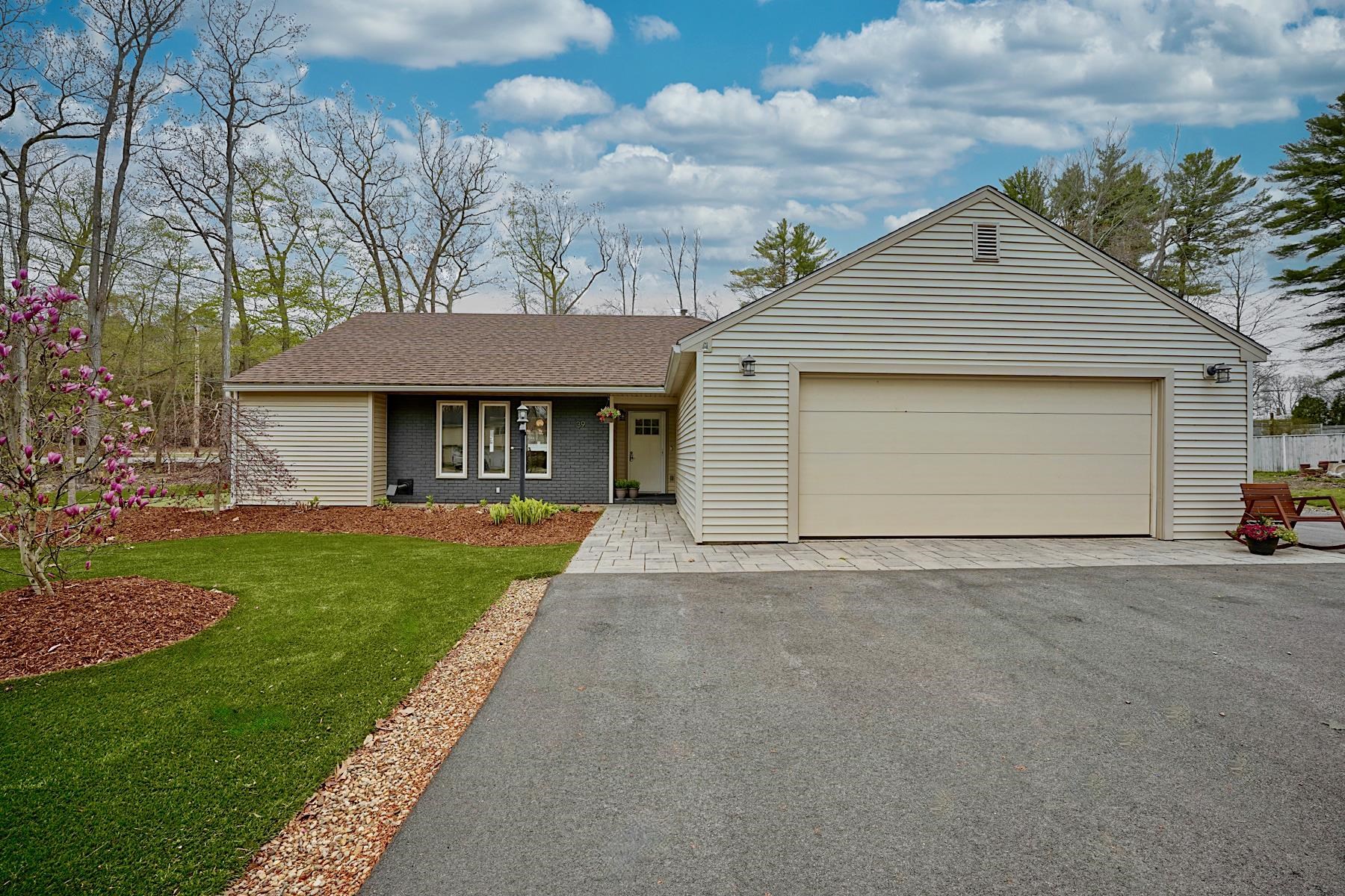 Photo of 39 Dow Lane Rye NH 03870