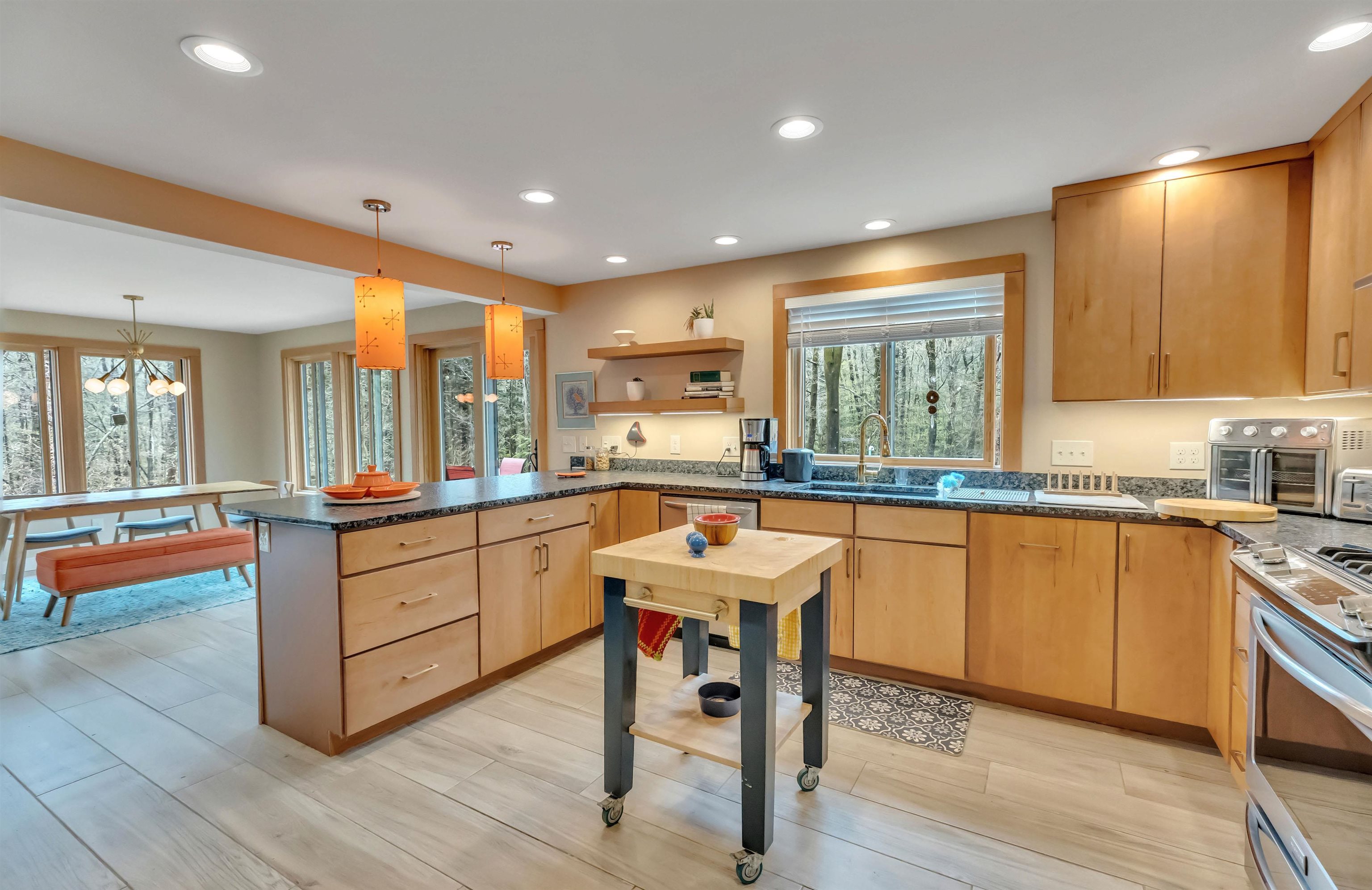 Kitchen to dining