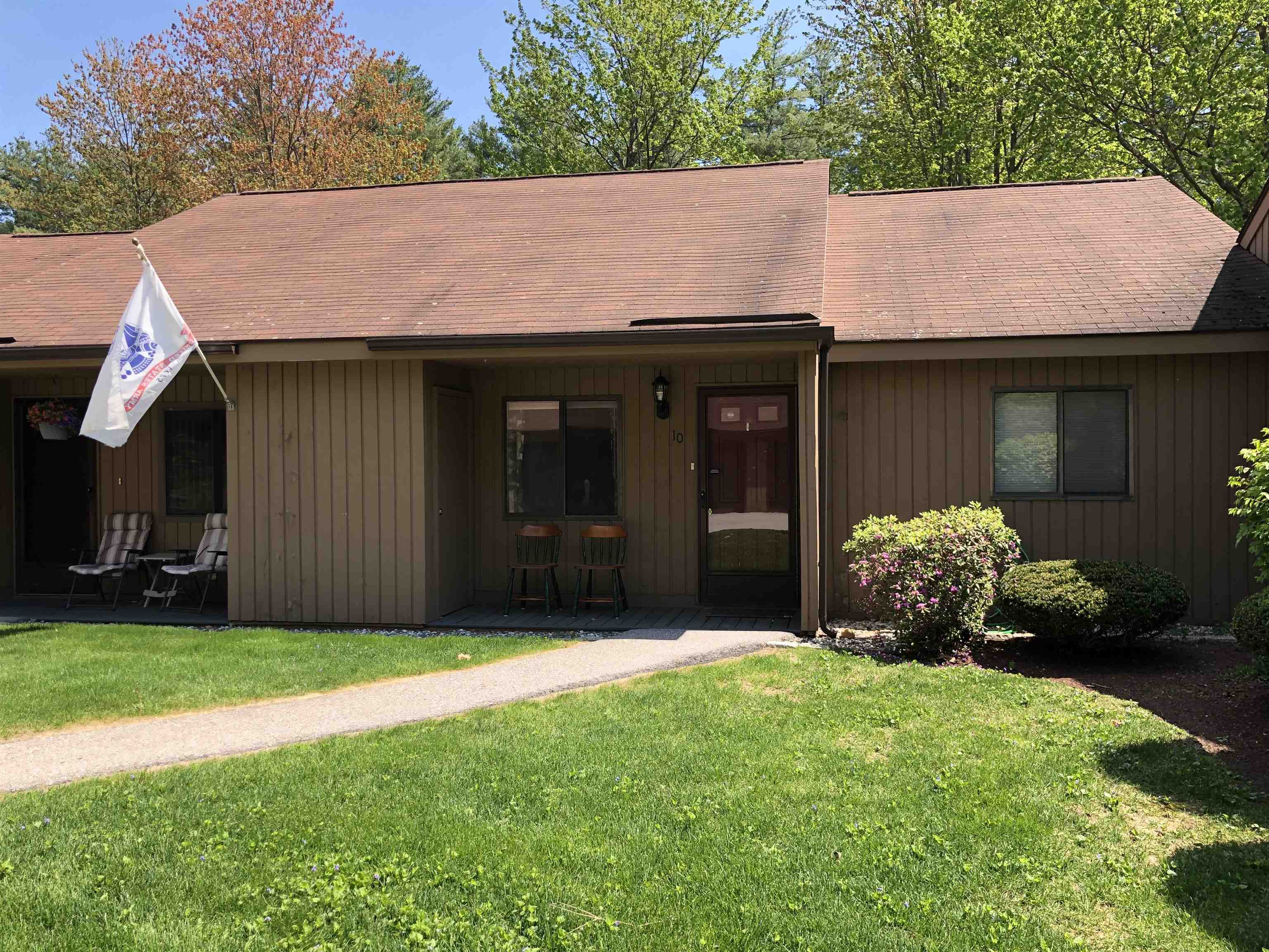 Photo of 10 Essex Green Court Merrimack NH 03054
