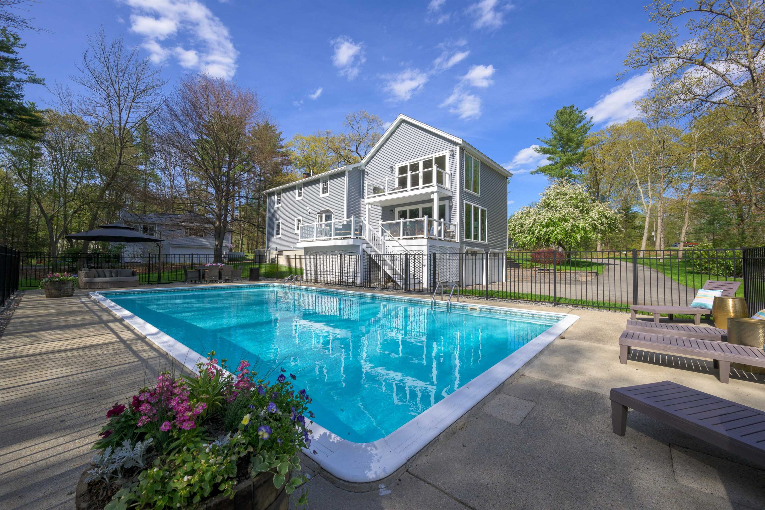 12 Woodvue Road, Windham, NH 03087
