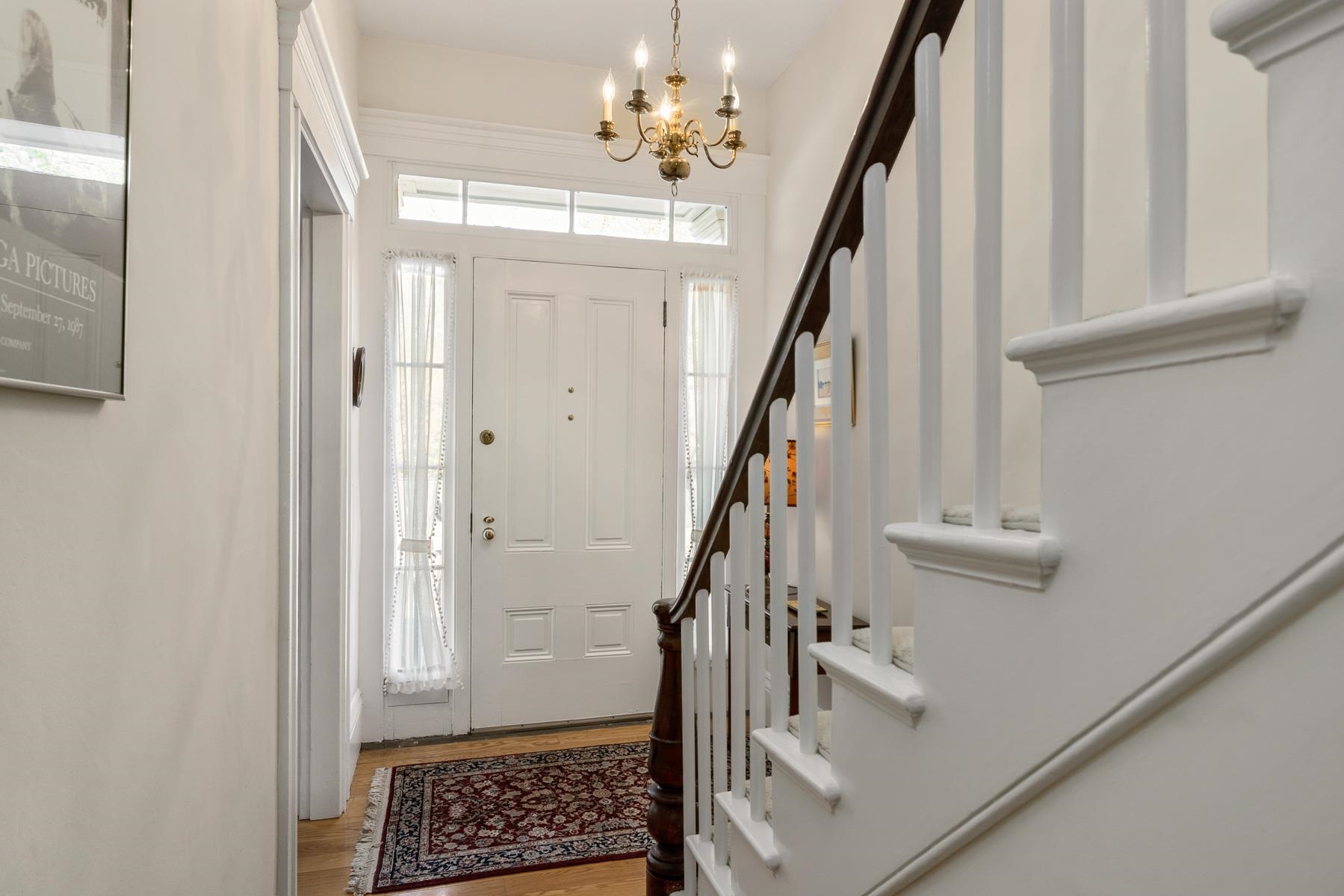Front entry/foyer