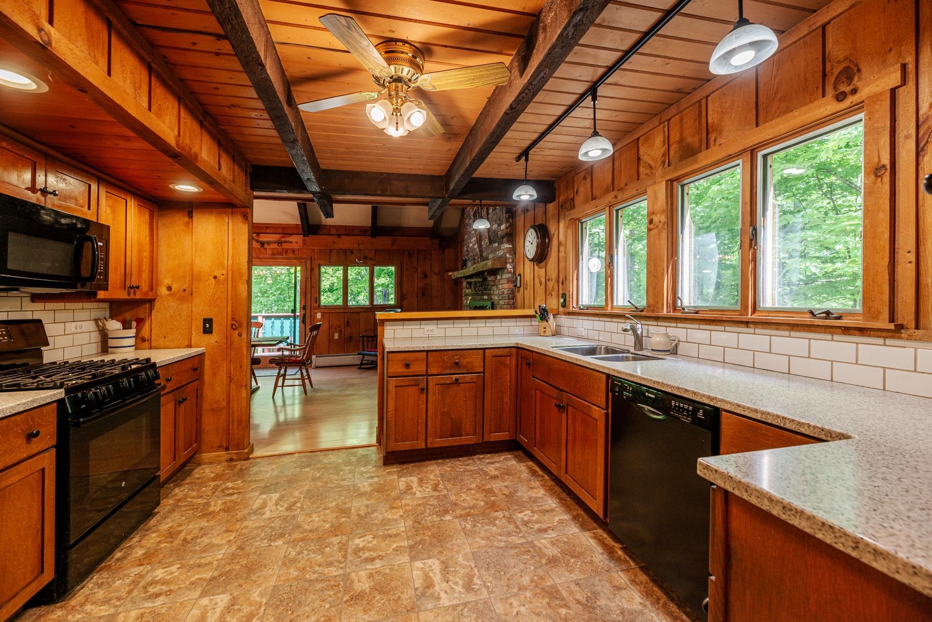 207 Hillcrest Road, Manchester VT 05255 | MLS # 4953832 | $549,000