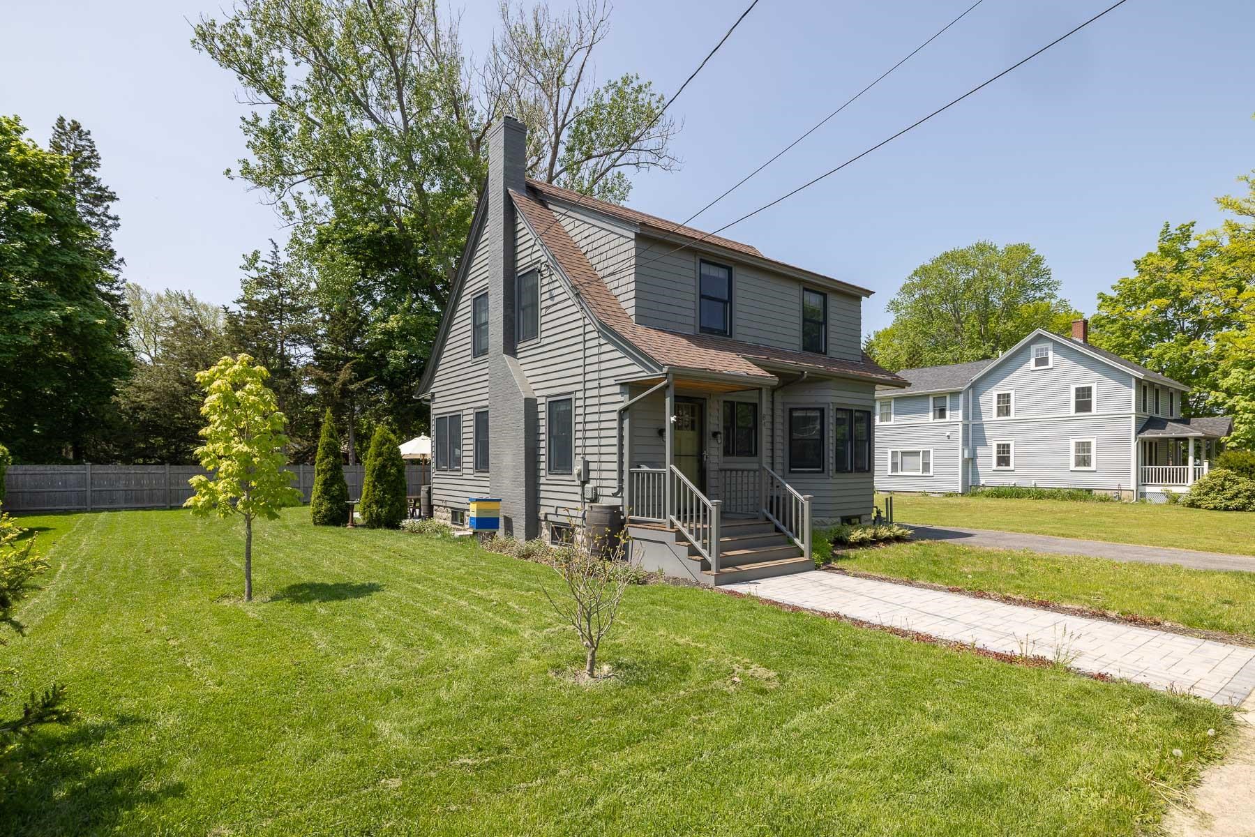84 Thaxter Road Portsmouth, NH Photo