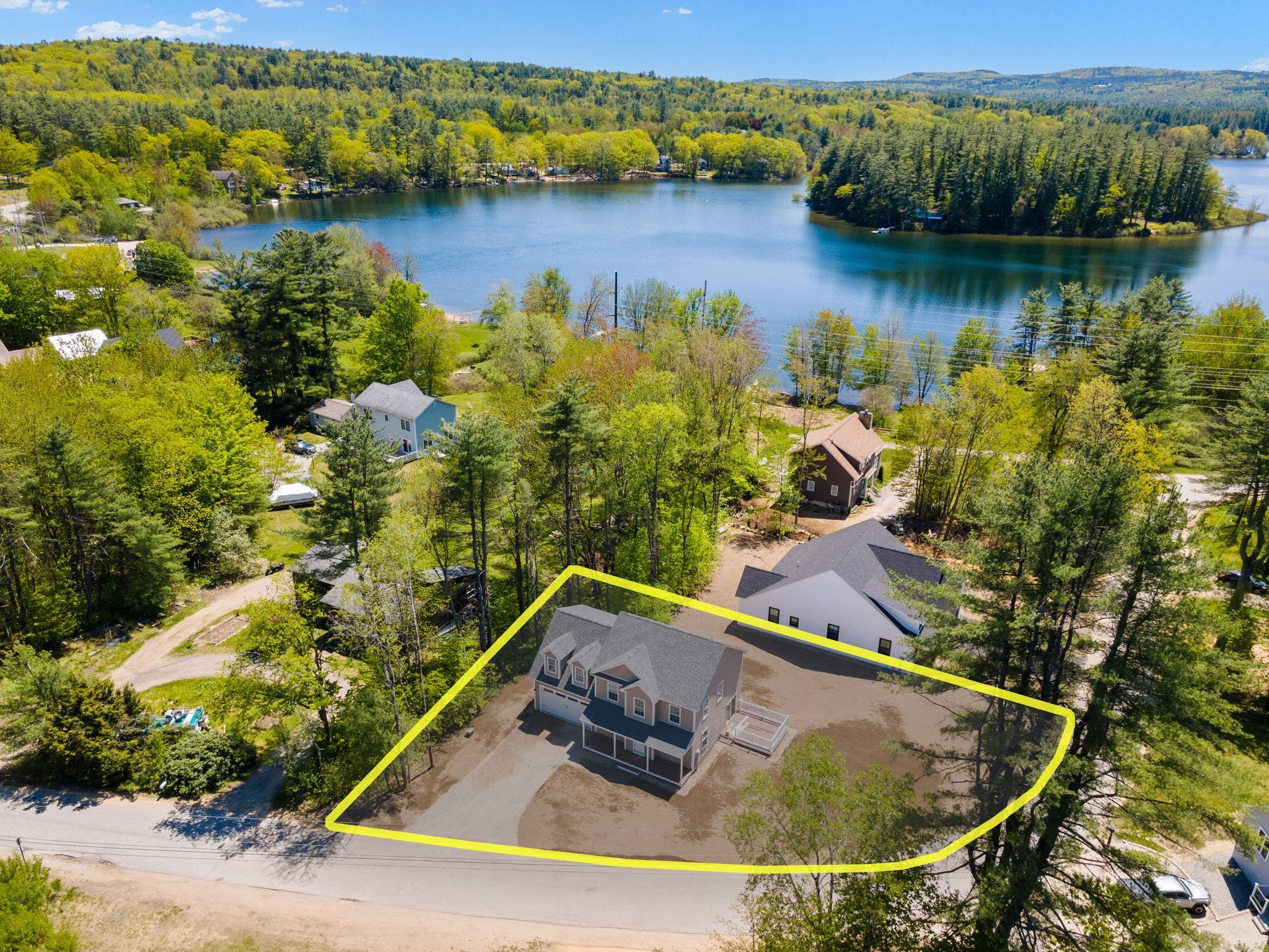 For Sale 8 Ashuelot Drive, Tilton, NH 03276 4 Beds / 2 Full Baths