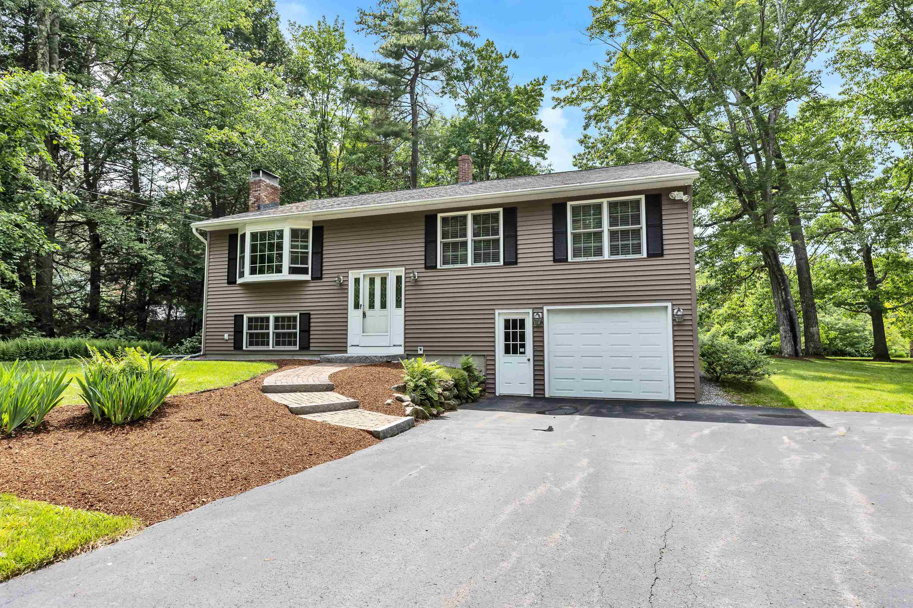 31 Tanager Road Goffstown, NH Photo