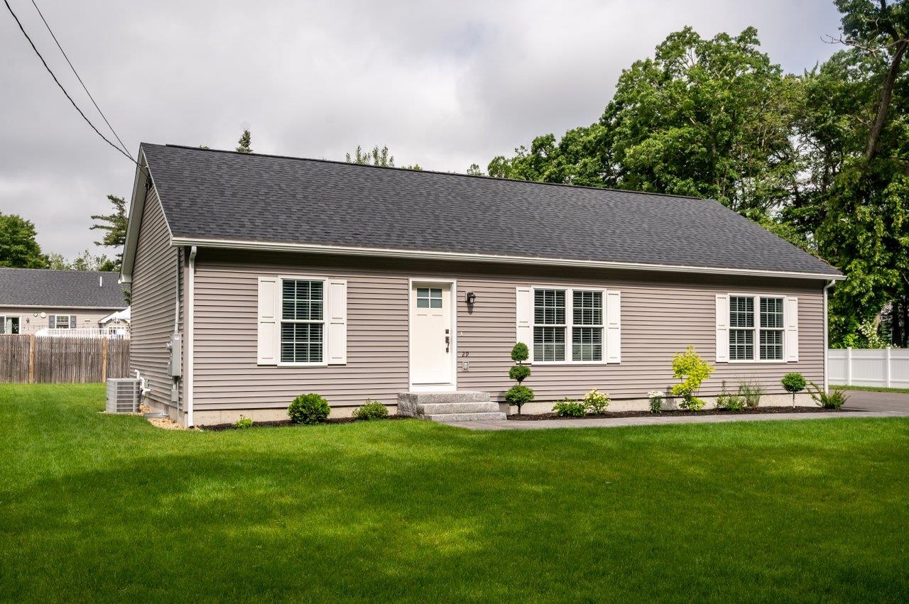 For Sale 29 Pickens Avenue, Seabrook, NH 03874 3 Beds / 2 Full Baths