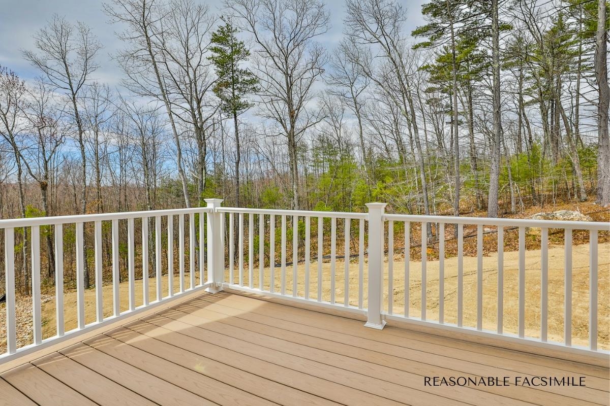 For Sale 8 Autumn Lane, Raymond, NH 03077 2 Beds / 2 Full Baths / 1