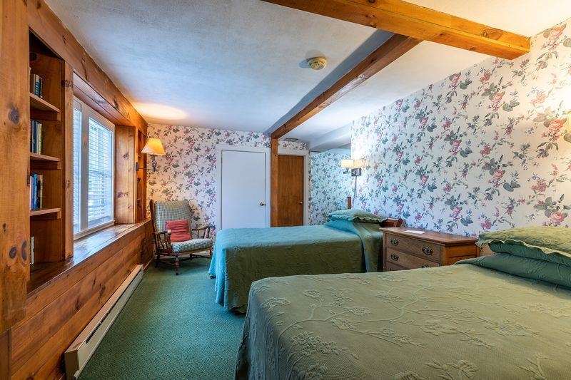 The room choices in this 16 room inn are real pluses -returning customers love the variety