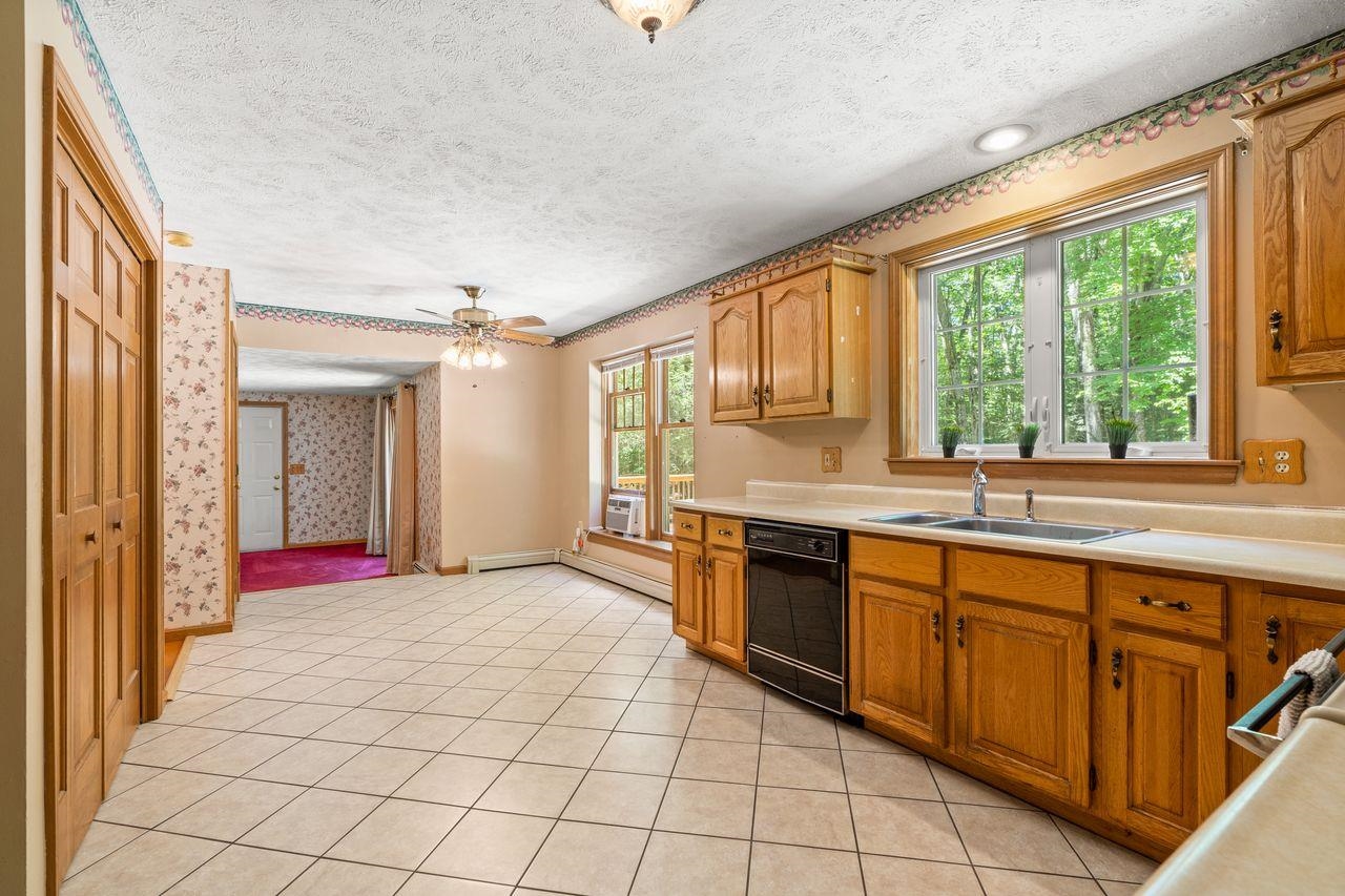 Lyndeborough Real Estate 49 Bracketts Cross Road NH 03082 400,000