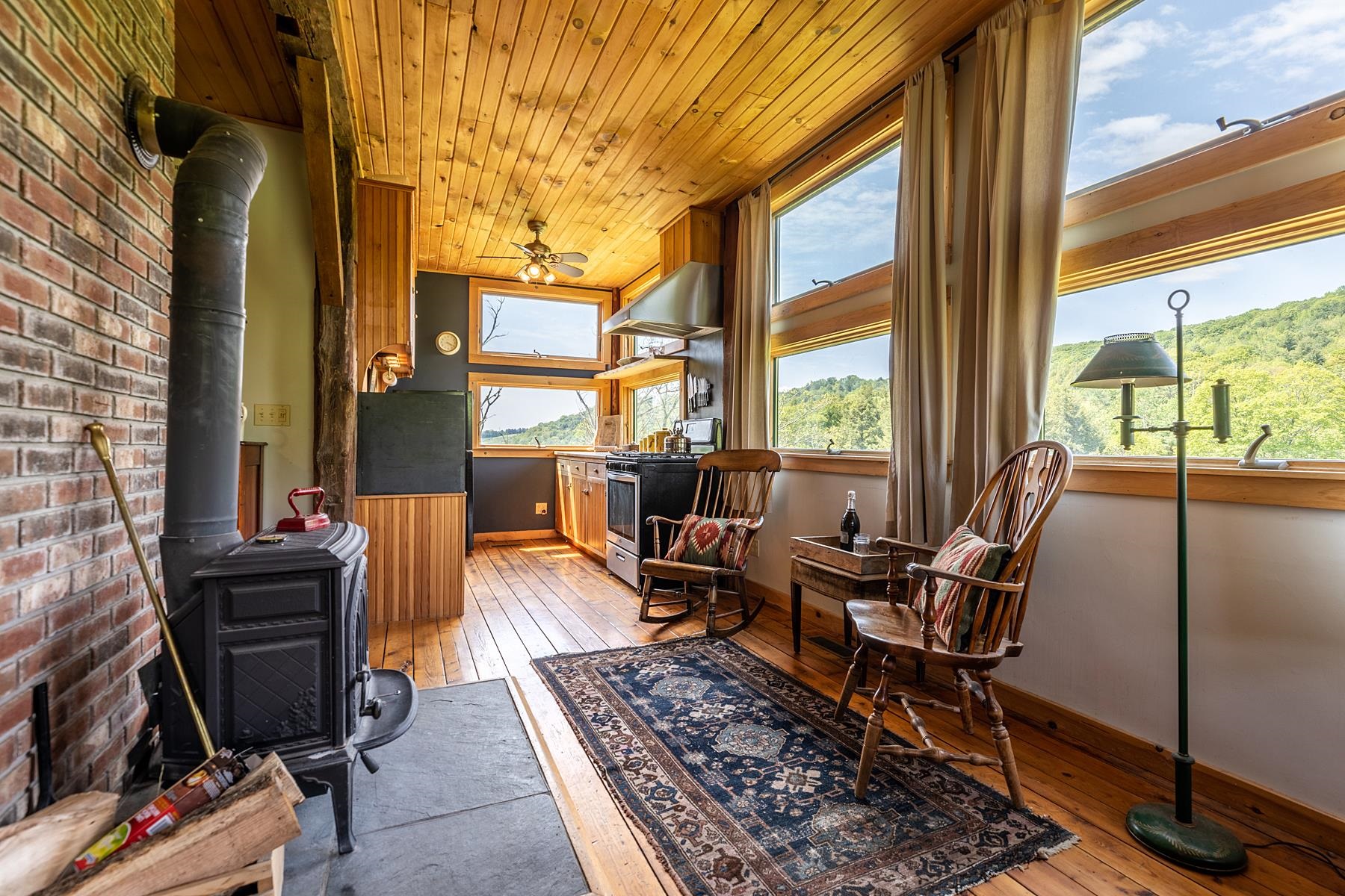 For Sale 131 Whitney Hill Road, Tunbridge, VT 05077 1 Bed / 1 Full