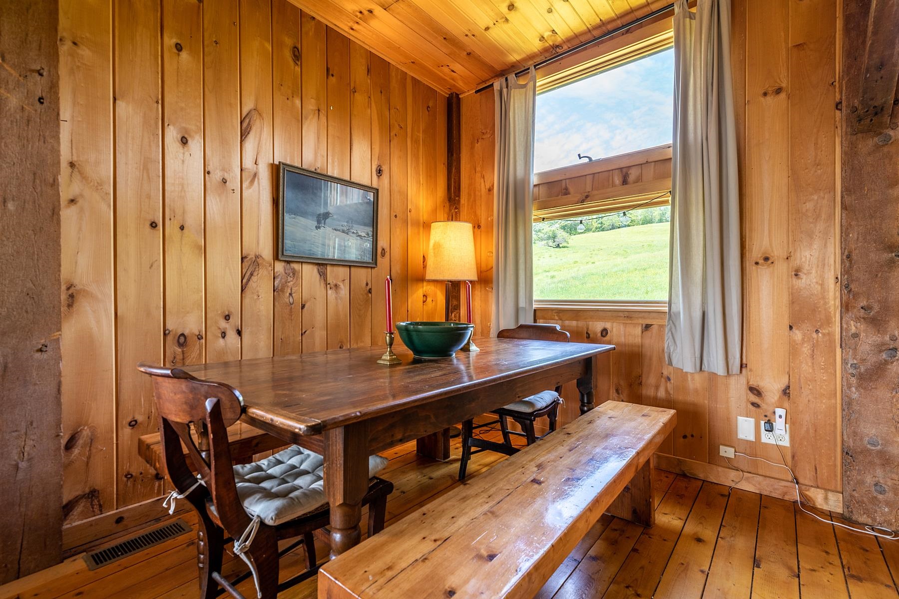 For Sale 131 Whitney Hill Road, Tunbridge, VT 05077 1 Bed / 1 Full