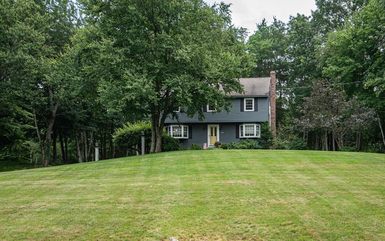 156 Buttrick Road Hampstead, NH Photo