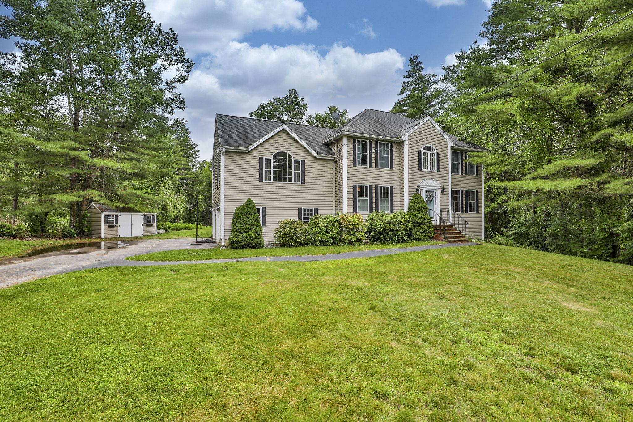 Photo of 10 Castle Hill Road Windham NH 03087