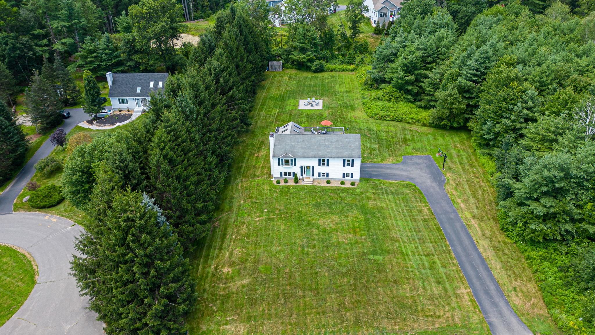 12 Constance Drive Londonderry, NH Photo