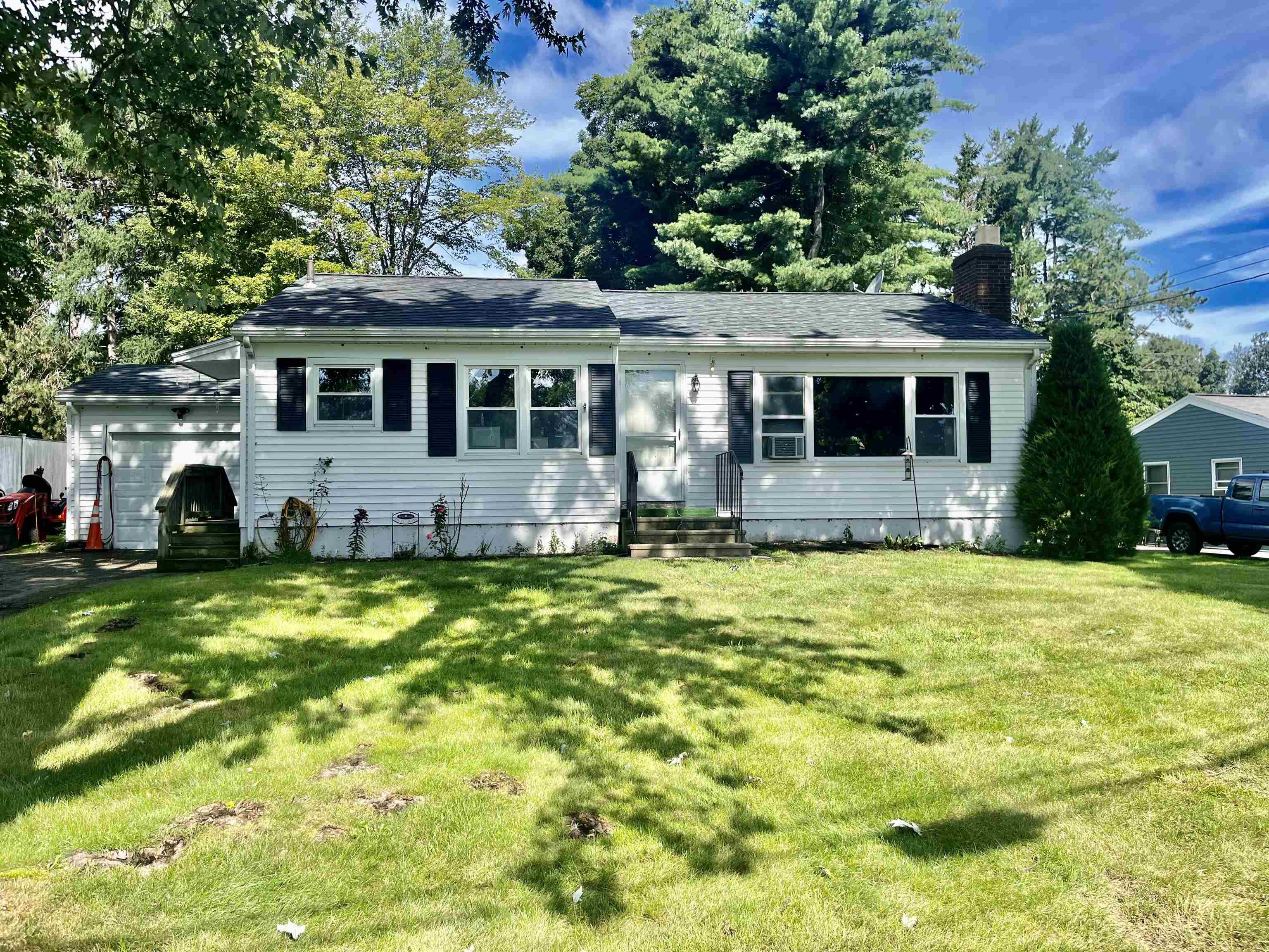 24 Willowbrook Avenue Greenland, NH Photo