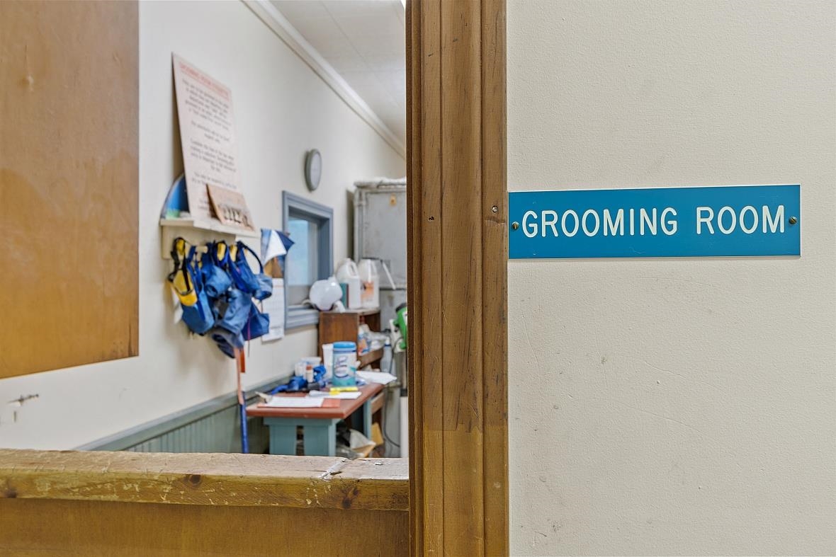 Grooming Room