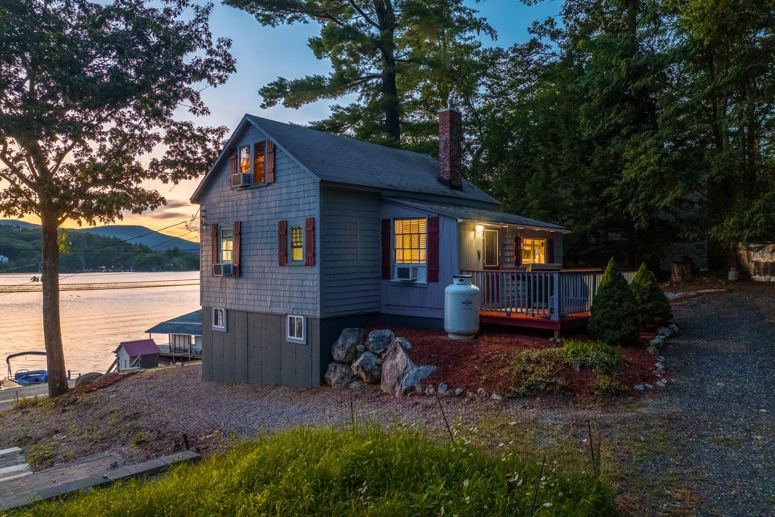 MLS 4967457: 108 East Side Drive, Alton NH