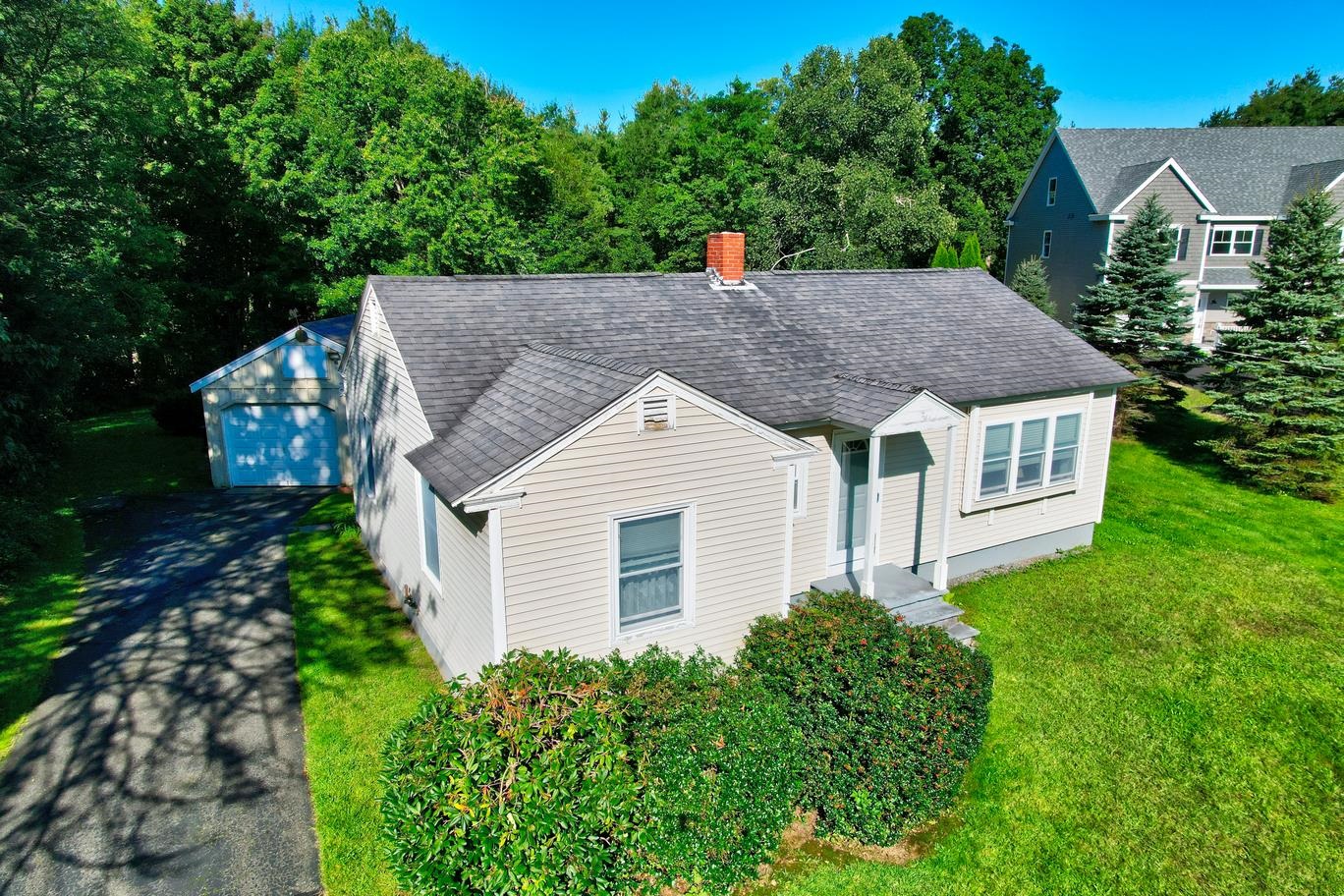 48 Newfields Road Exeter, NH Photo