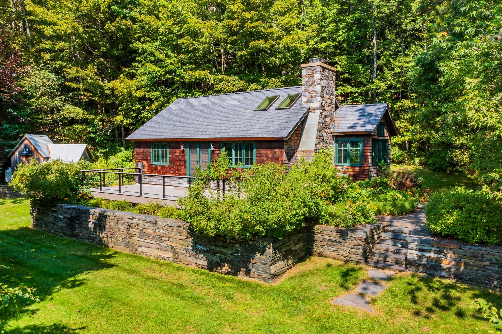 LYME NH Home for sale $$685,000 | $549 per sq.ft.