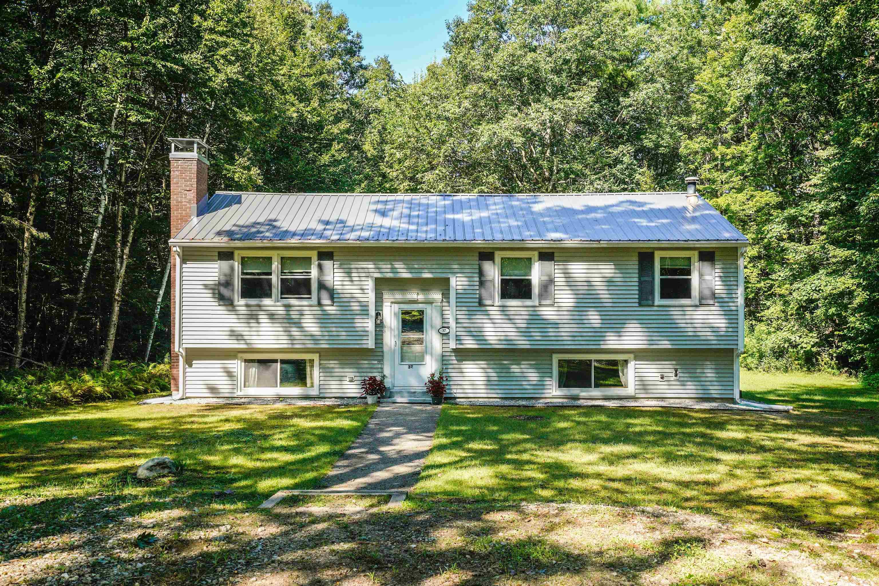 37 Blevens Drive Candia, NH Photo