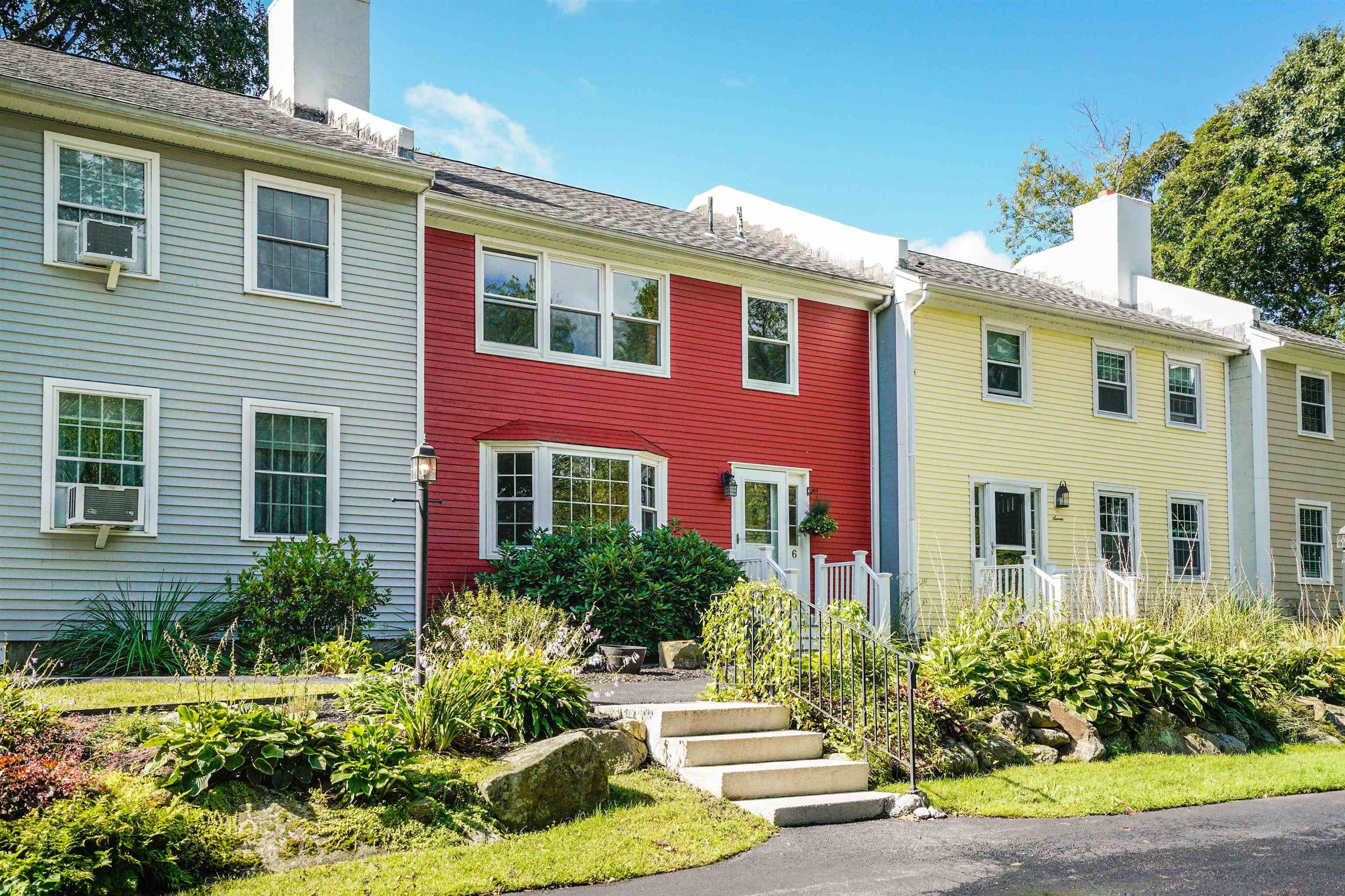MLS 4970811: 6 Boulder Brook Drive, Exeter NH
