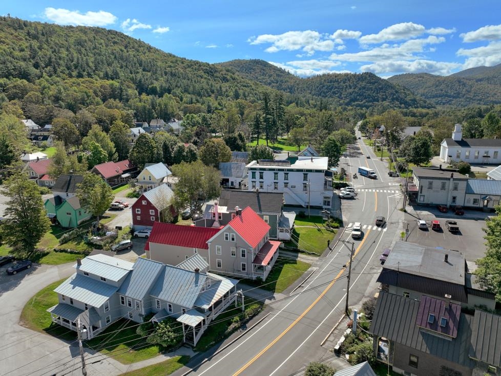 Rochester VT Commercial Property for sale $745,000 $174 per sq.ft.