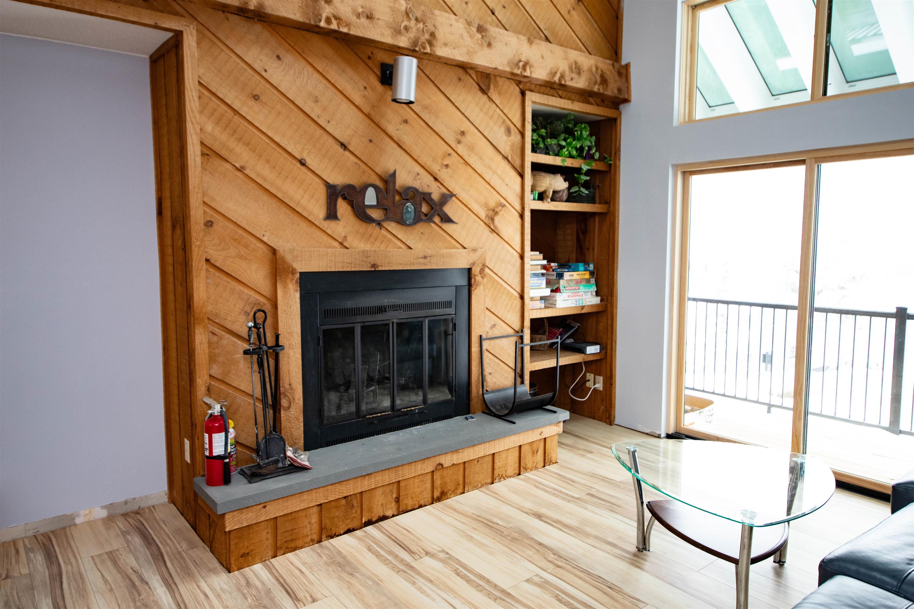Wood Burning Fireplace 21069900