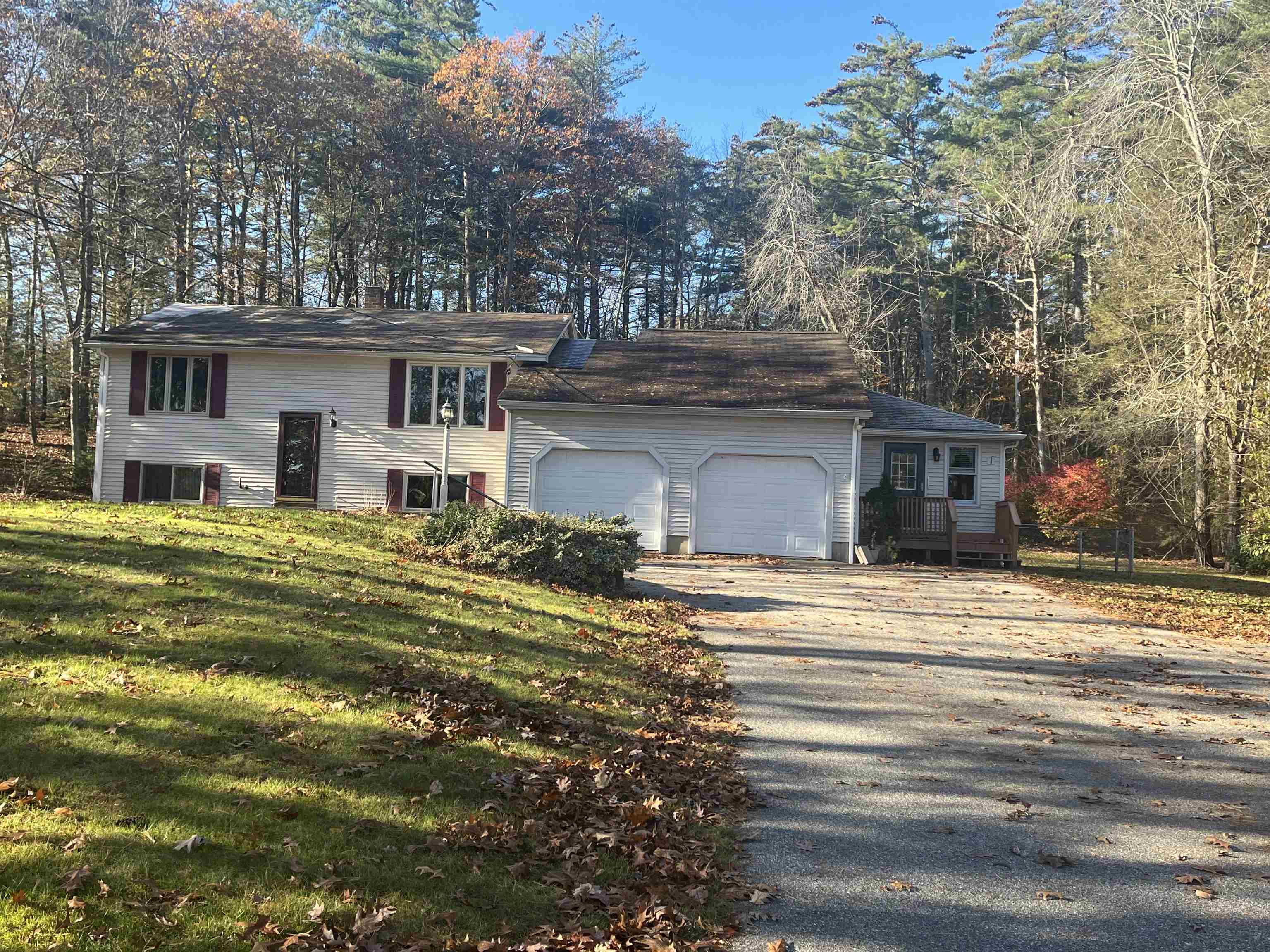 MLS 4977749: 208 Long Pond Road, Danville NH