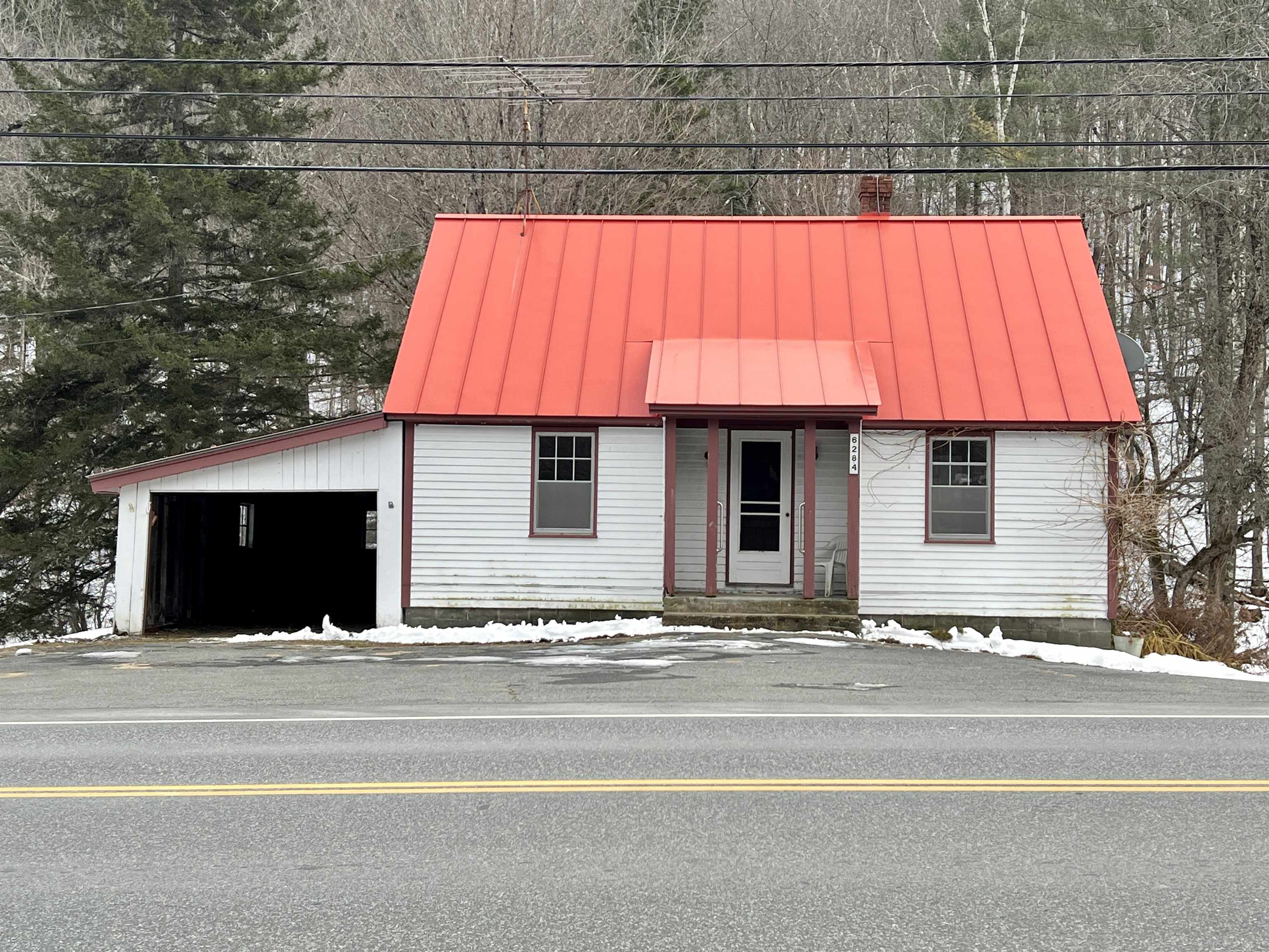 6284 Route 11  Londonderry, VT Photo