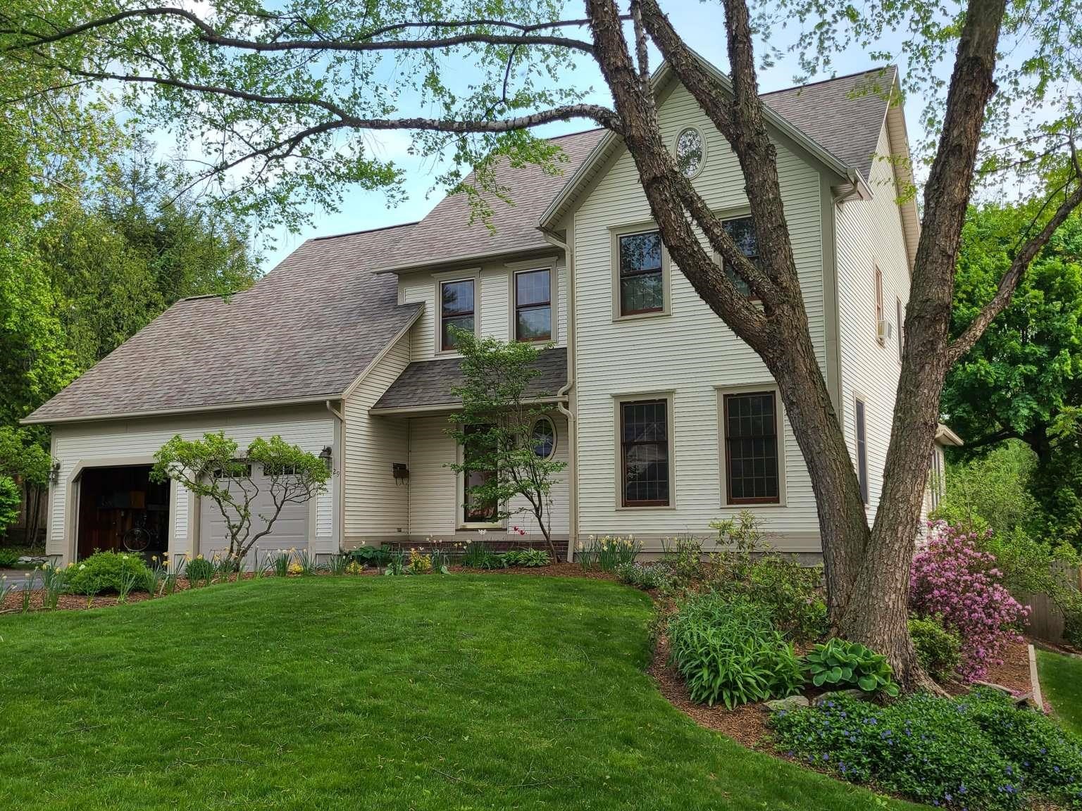 29 IMPERIAL DRIVE, SOUTH BURLINGTON, VT 05403 Nancy Jenkins Real Estate