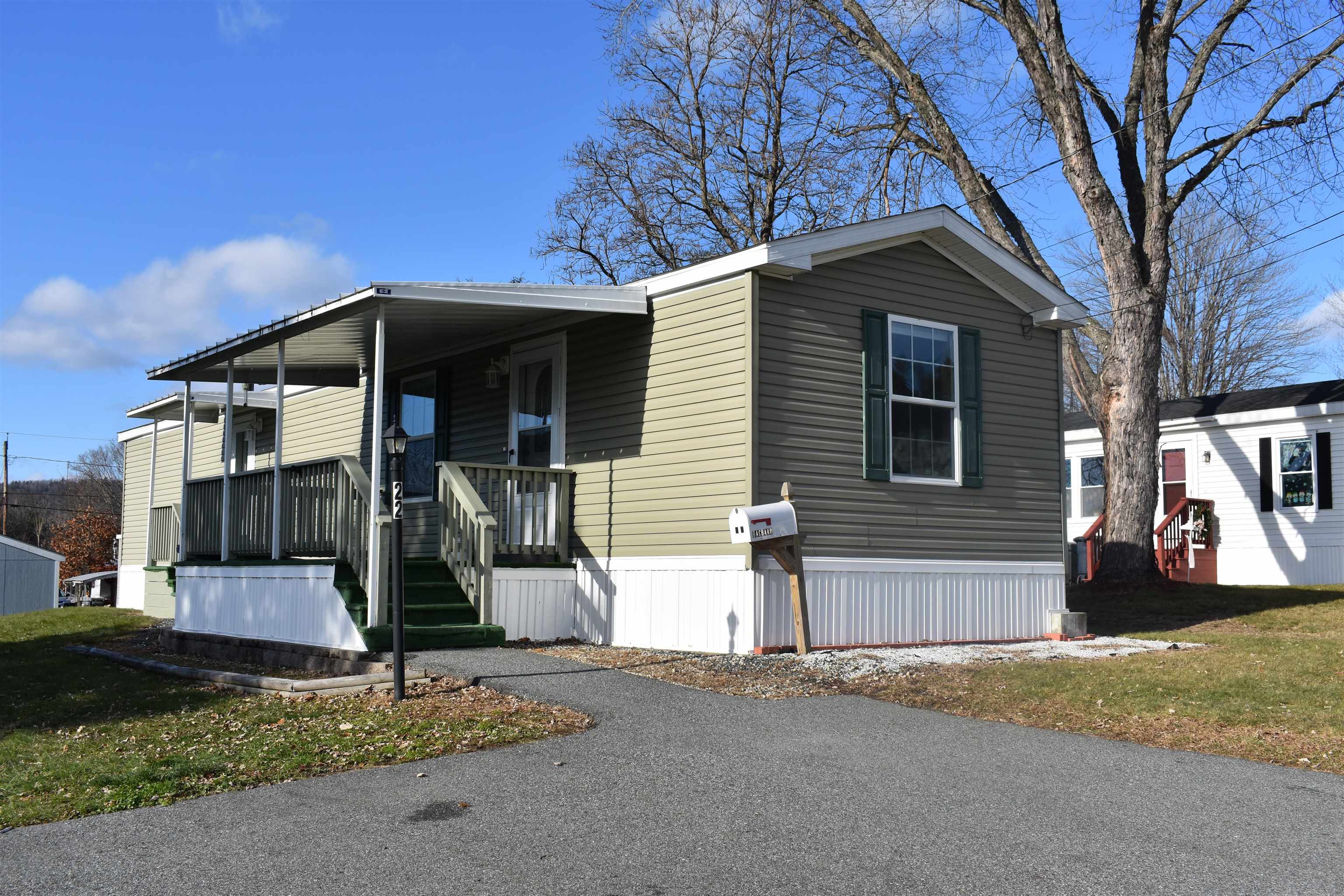 LEBANON NH Mobile-Manufacured-Home for sale $$135,000 | $142 per sq.ft.