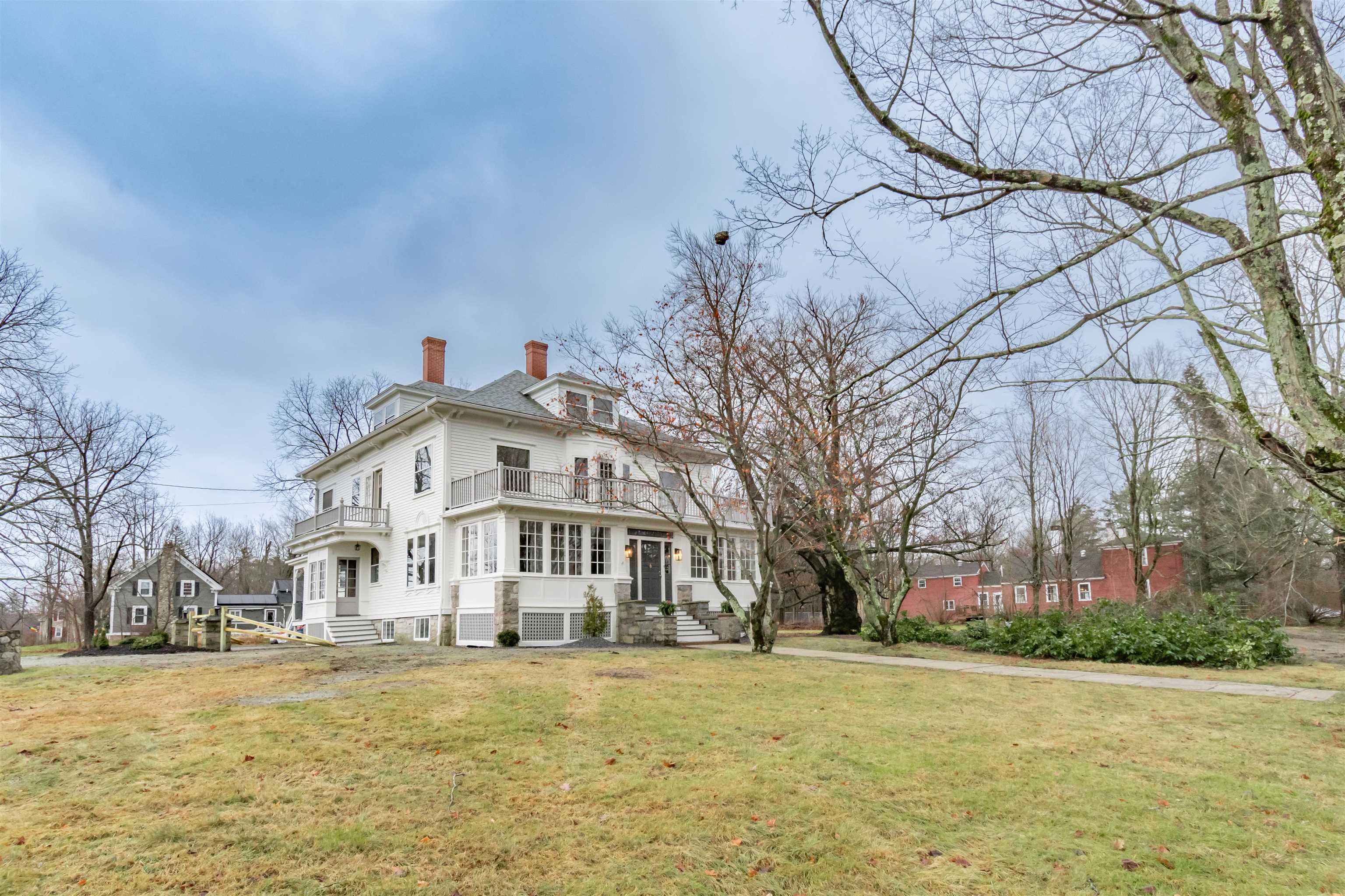 69 Hampstead Road , Derry, NH MLS 4981216 Verani Realty